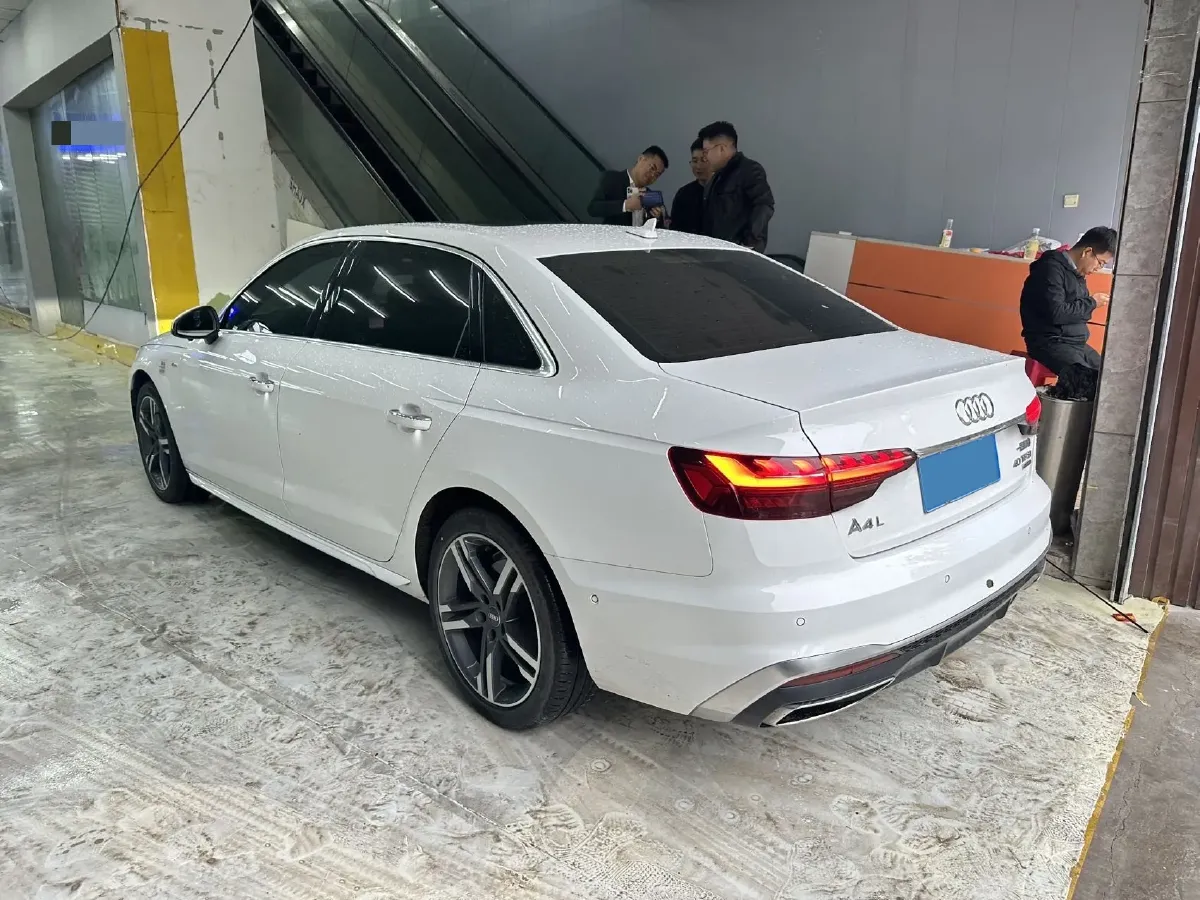 2020 Audi A4L 2.0T 190HP L4 7DCT,autocango,china used car exporter,china ev exporter,chinese used car exporter,chinese used ev exporter