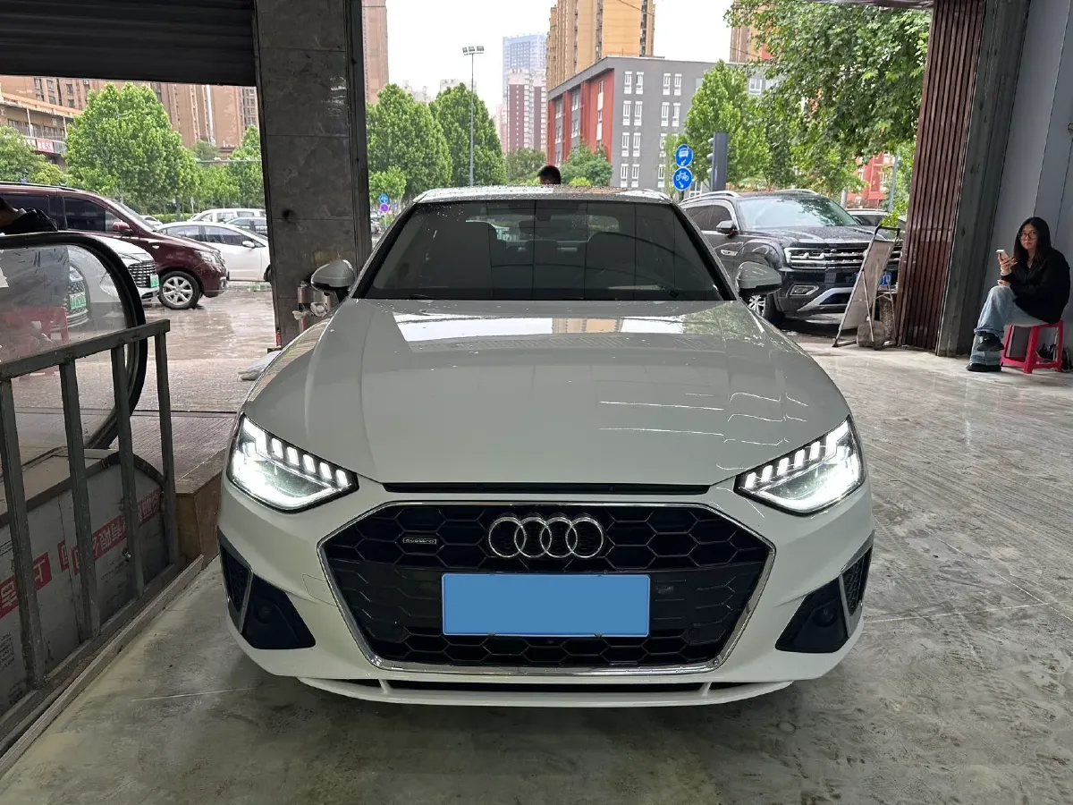 2020 Audi A4L 2.0T 190HP L4 7DCT,autocango,china used car exporter,china ev exporter,chinese used car exporter,chinese used ev exporter