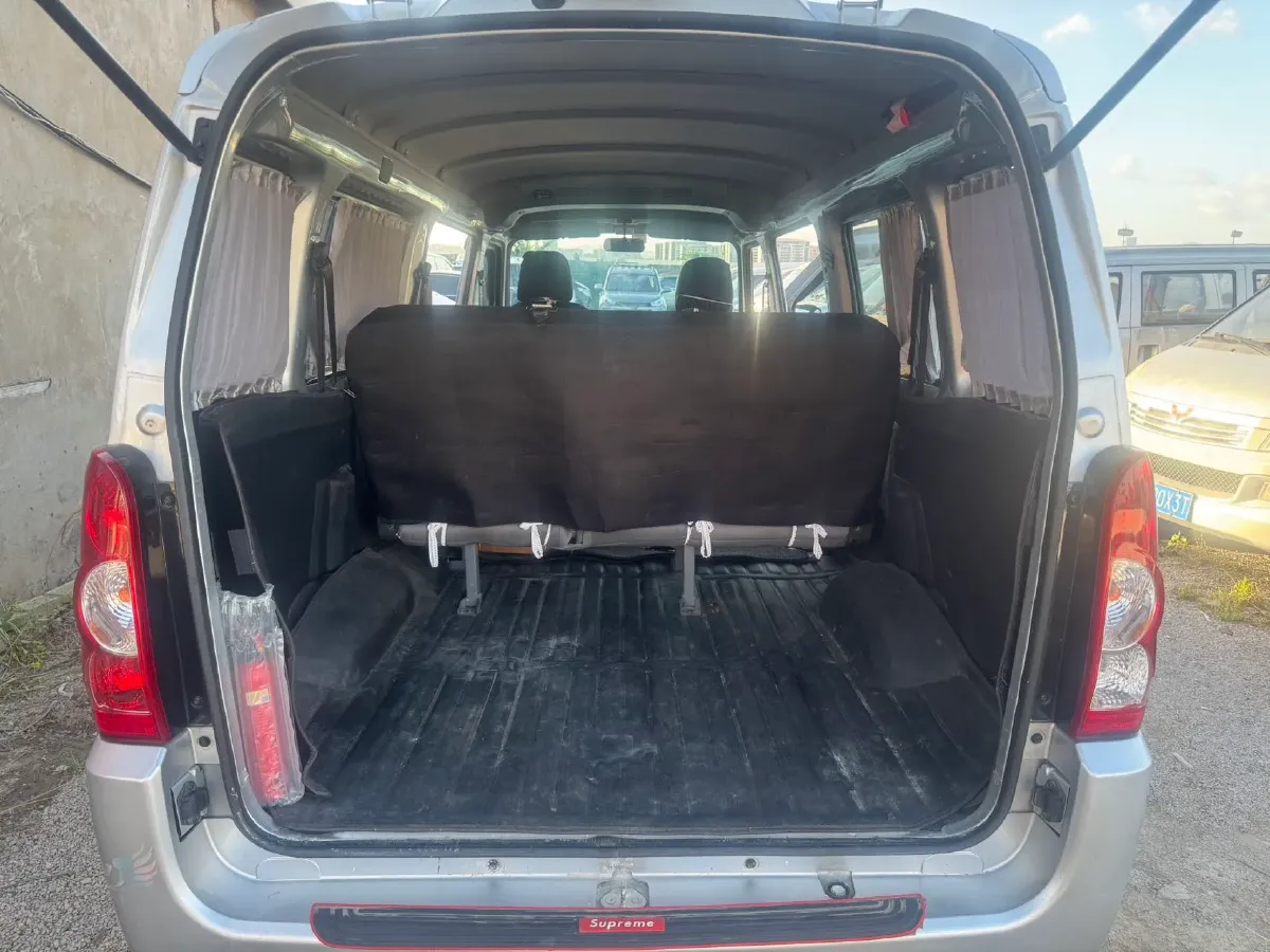 2021 WuLing RongGuang 1.5L 99HP L4 5MT,autocango,china used car exporter,china ev exporter,chinese used car exporter,chinese used ev exporter