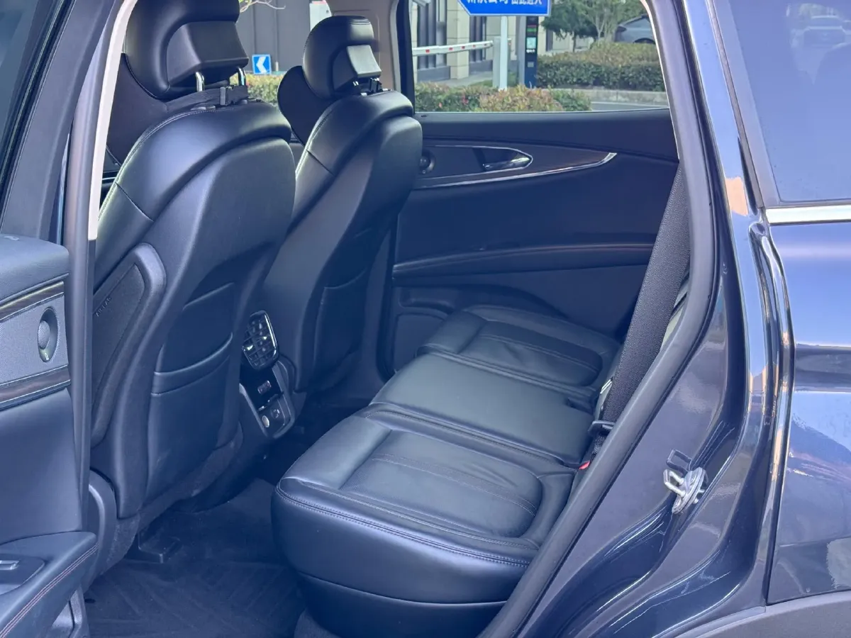 2021 Lincoln Nautilus 2.7T 322HP V6 8AT,autocango,china used car exporter,china ev exporter,chinese used car exporter,chinese used ev exporter