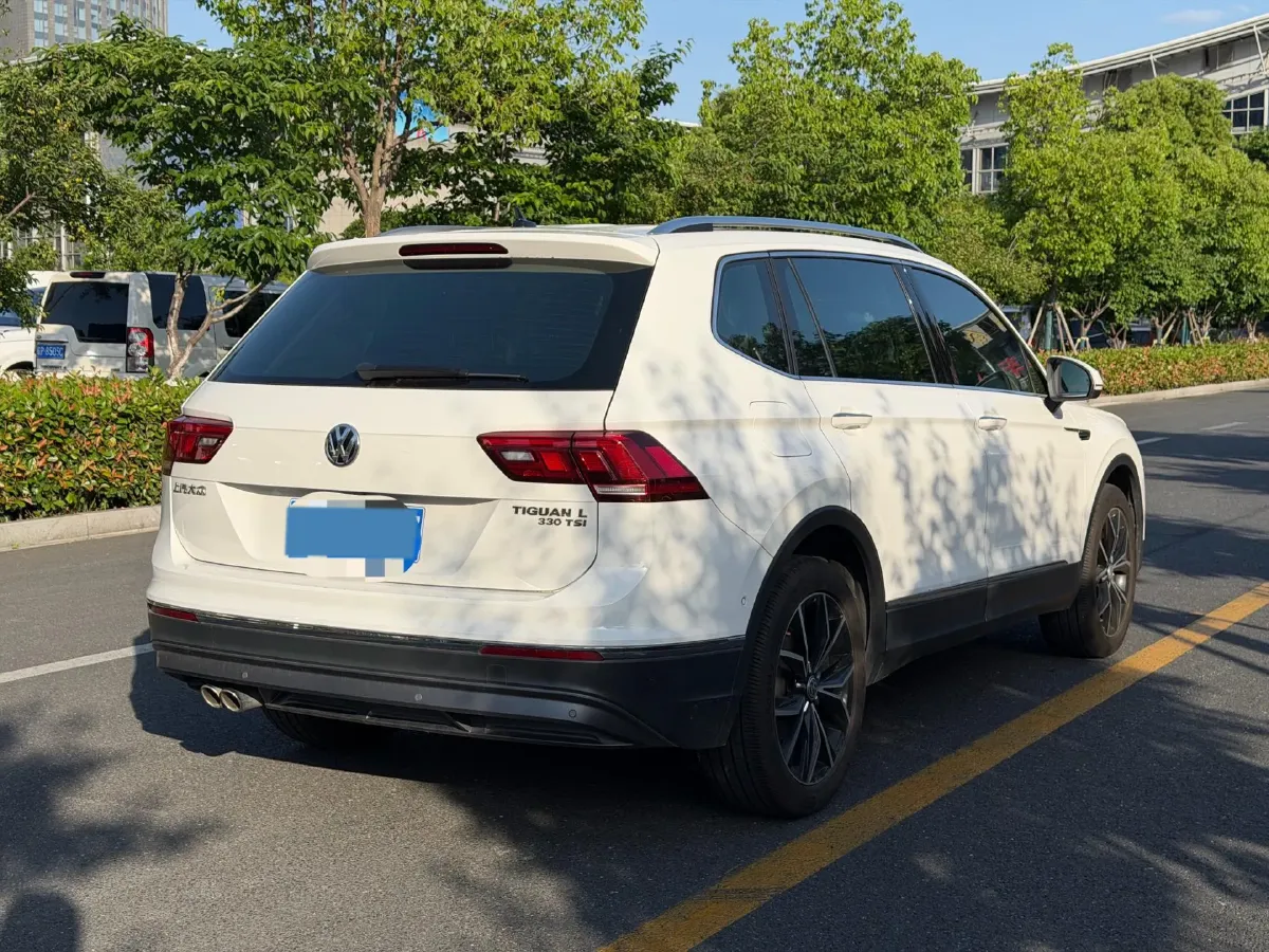 2020 Volkswagen Tiguan L 2.0T 186HP L4 7DCT,autocango,china used car exporter,china ev exporter,chinese used car exporter,chinese used ev exporter