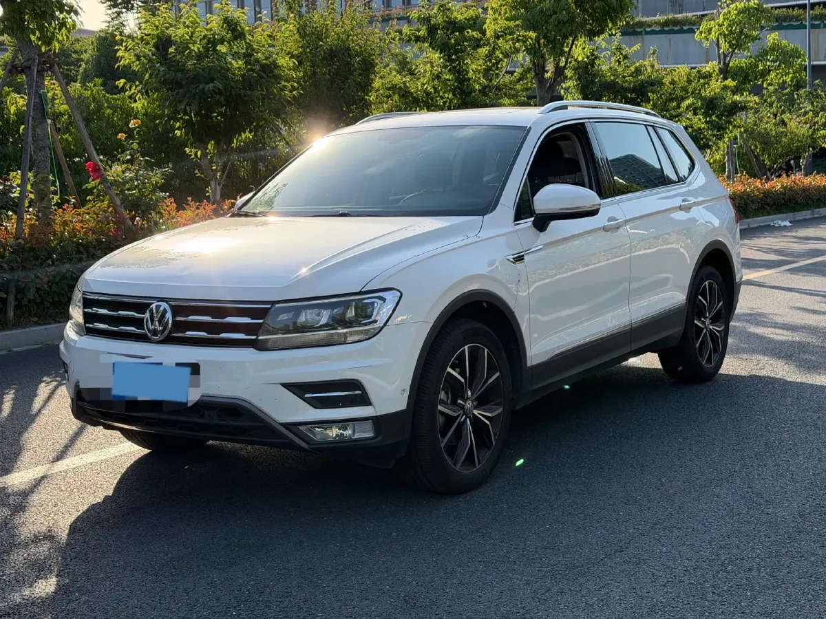 2020 Volkswagen Tiguan L 2.0T 186HP L4 7DCT,autocango,china used car exporter,china ev exporter,chinese used car exporter,chinese used ev exporter
