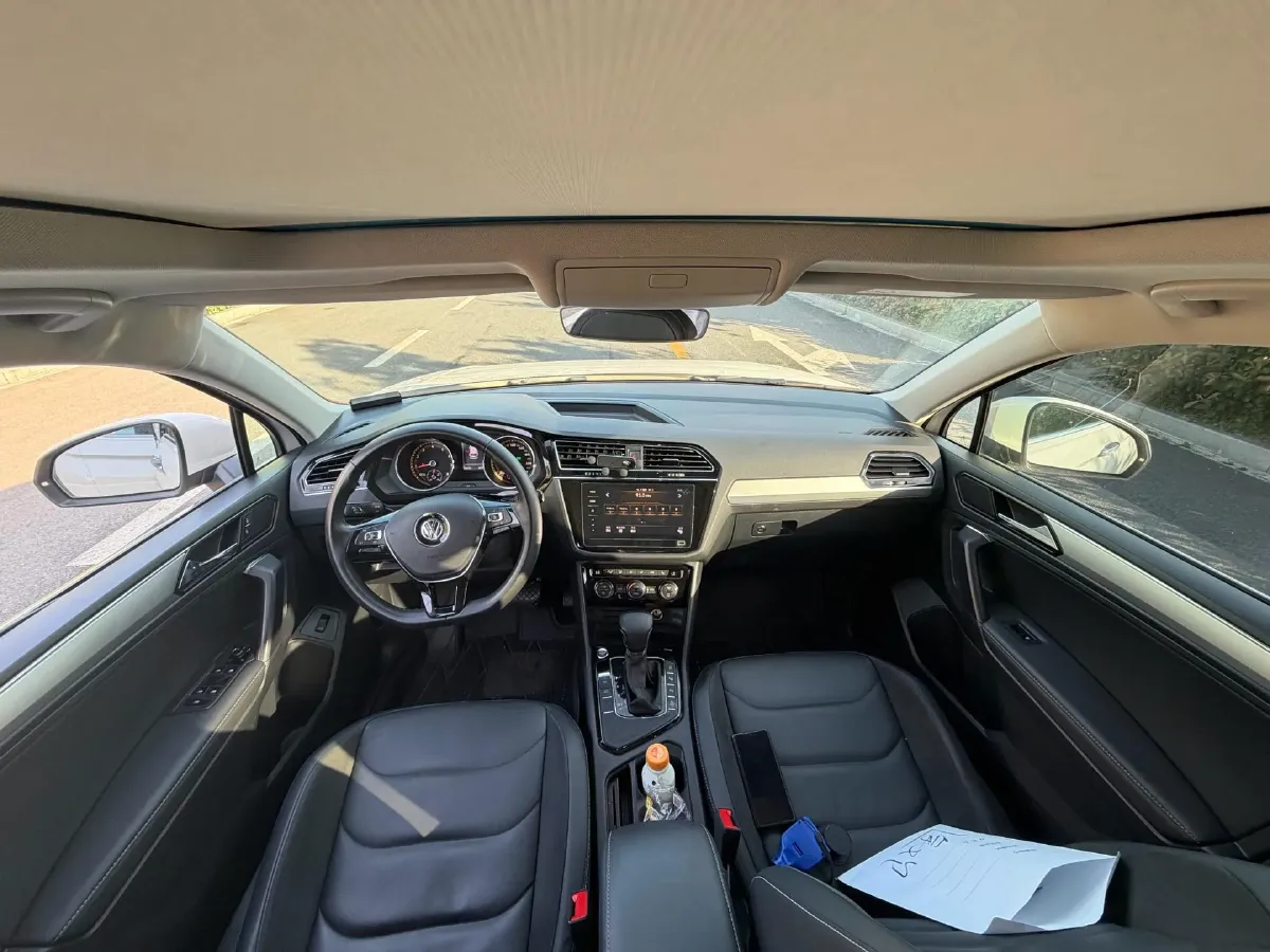 2020 Volkswagen Tiguan L 2.0T 186HP L4 7DCT,autocango,china used car exporter,china ev exporter,chinese used car exporter,chinese used ev exporter