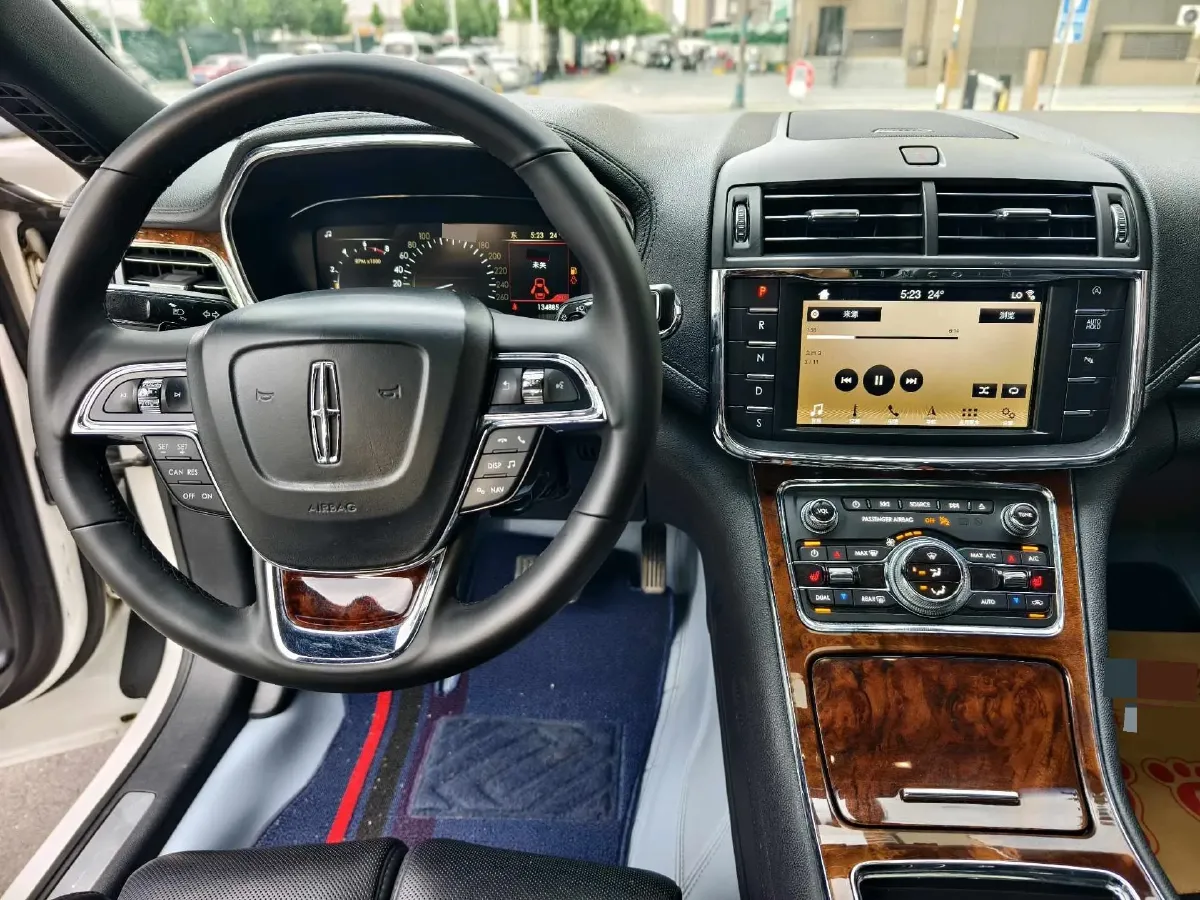 2018 Lincoln Continental 2.0T 261HP L4 6AT,autocango,china used car exporter,china ev exporter,chinese used car exporter,chinese used ev exporter