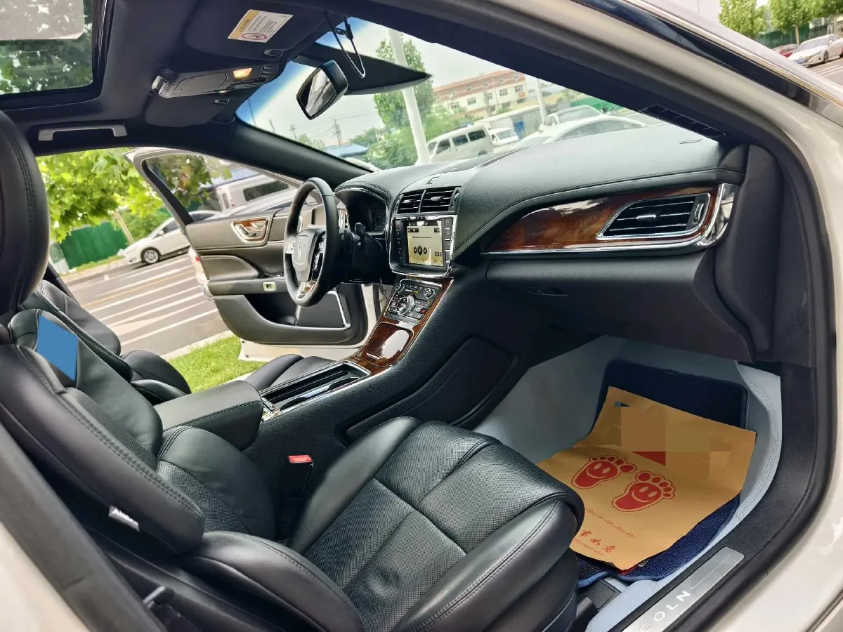 2018 Lincoln Continental 2.0T 261HP L4 6AT,autocango,china used car exporter,china ev exporter,chinese used car exporter,chinese used ev exporter