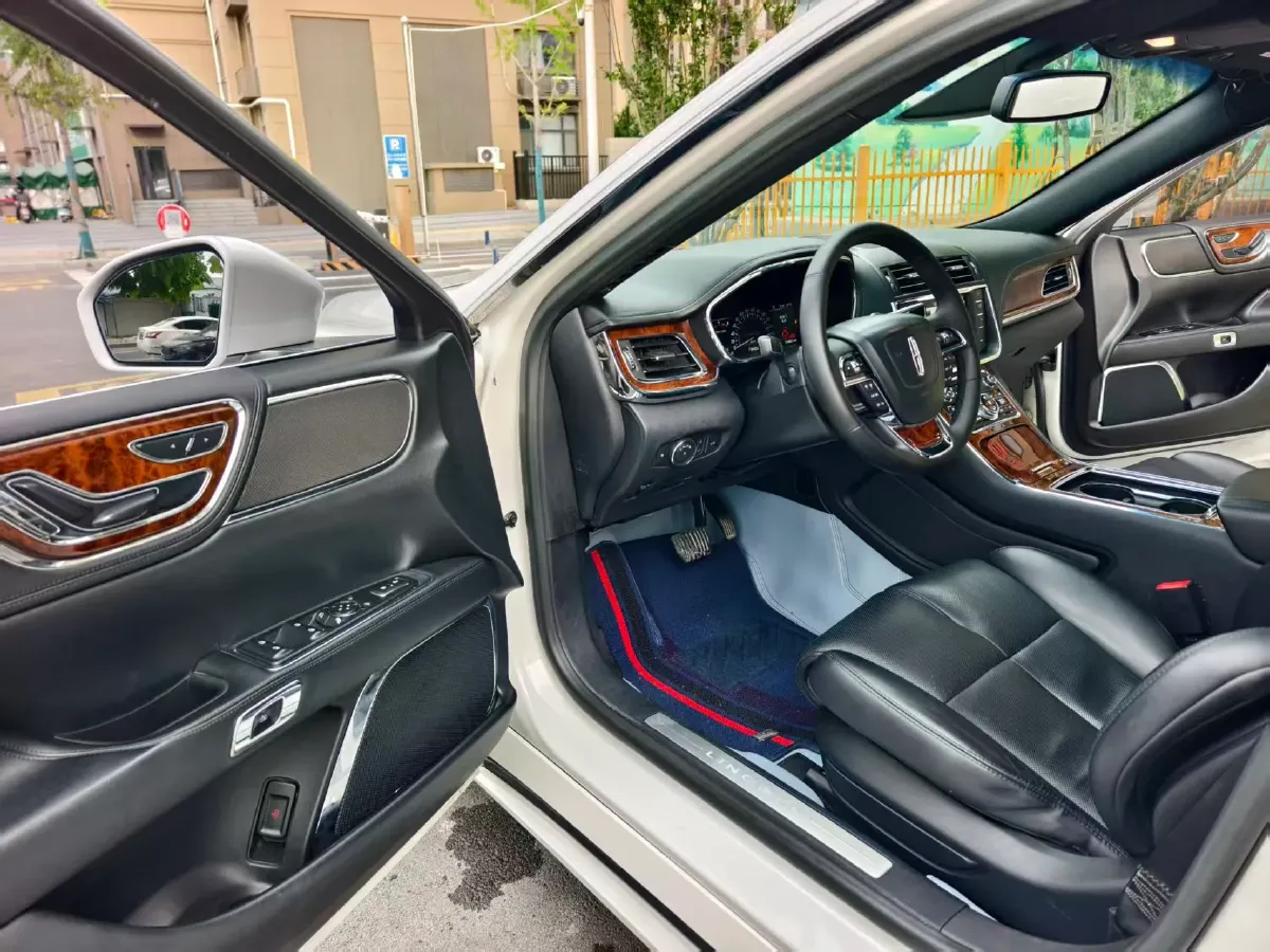 2018 Lincoln Continental 2.0T 261HP L4 6AT,autocango,china used car exporter,china ev exporter,chinese used car exporter,chinese used ev exporter