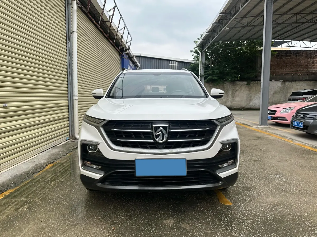 2018 BaoJun 530 1.5T 150HP L4 6MT,autocango,china used car exporter,china ev exporter,chinese used car exporter,chinese used ev exporter