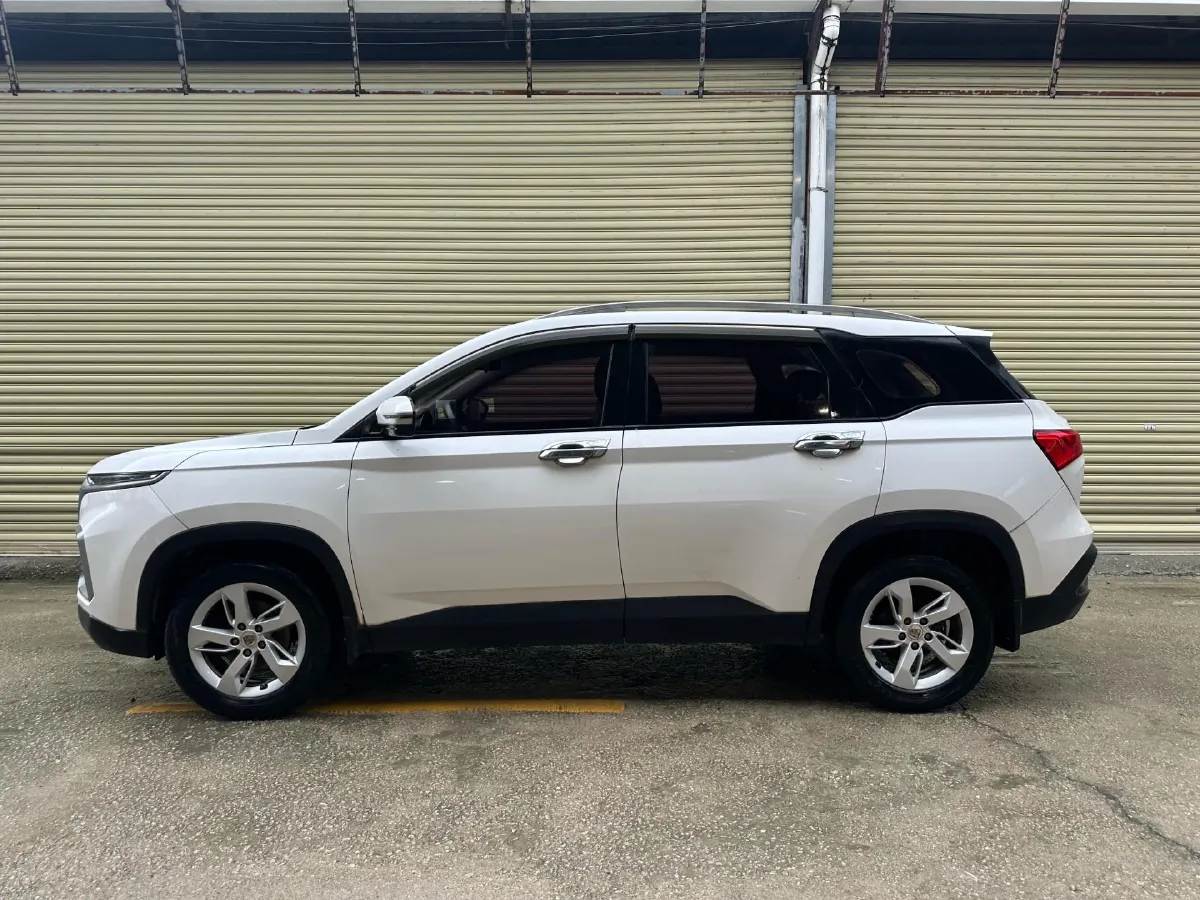2018 BaoJun 530 1.5T 150HP L4 6MT,autocango,china used car exporter,china ev exporter,chinese used car exporter,chinese used ev exporter
