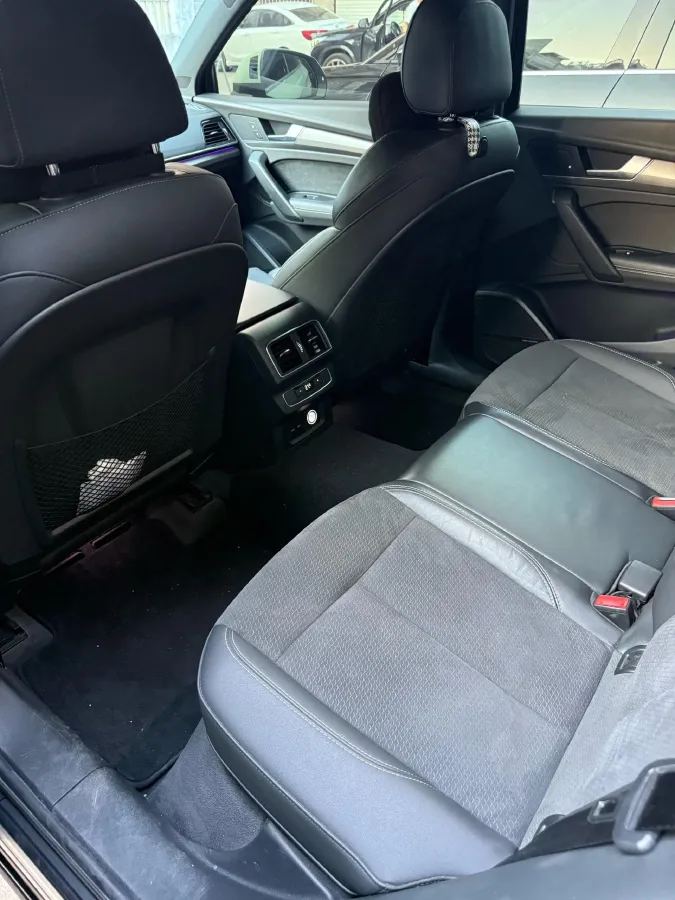 2021 Audi Q5L Sportback 2.0T 252HP L4 7DCT,autocango,china used car exporter,china ev exporter,chinese used car exporter,chinese used ev exporter