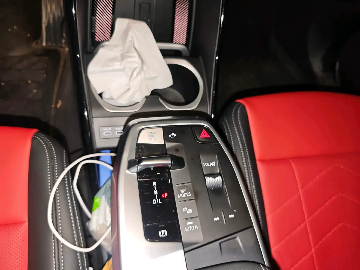 2023 BMW X1 2.0T 204HP L4 7DCT,autocango,china used car exporter,china ev exporter,chinese used car exporter,chinese used ev exporter