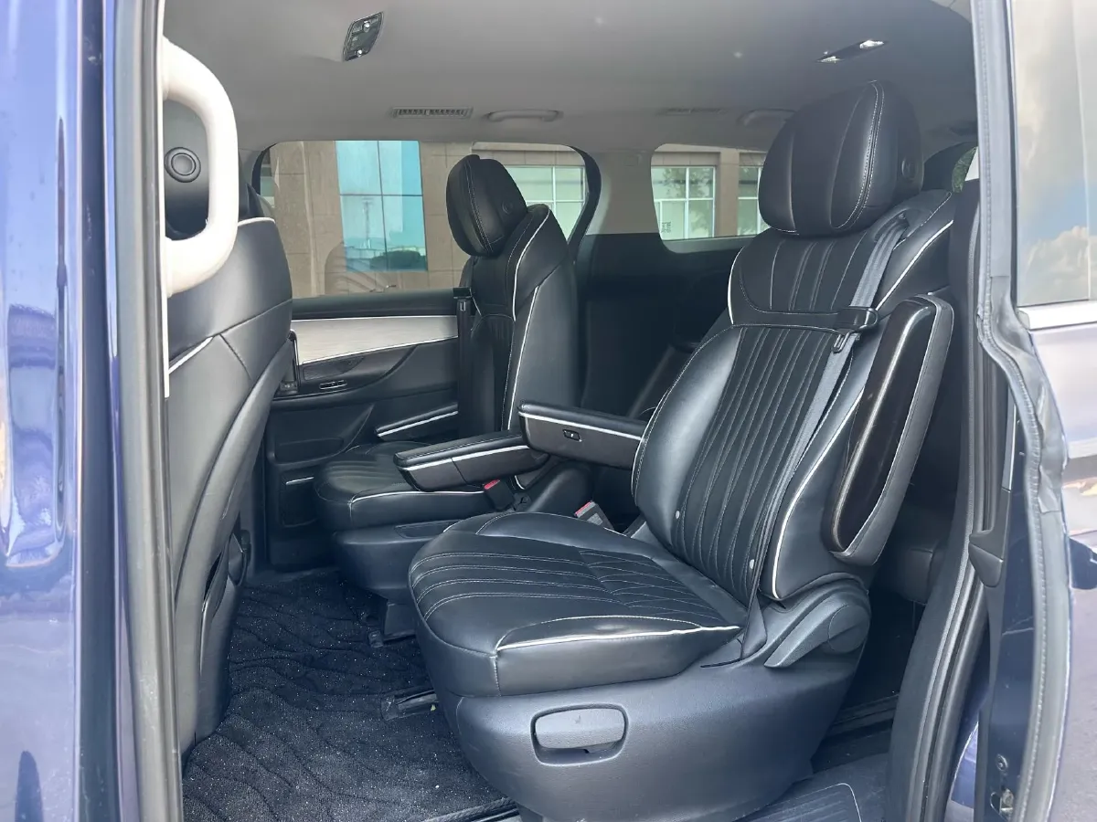 2022 Roewe iMAX8 2.0T 234HP L4 8AT,autocango,china used car exporter,china ev exporter,chinese used car exporter,chinese used ev exporter