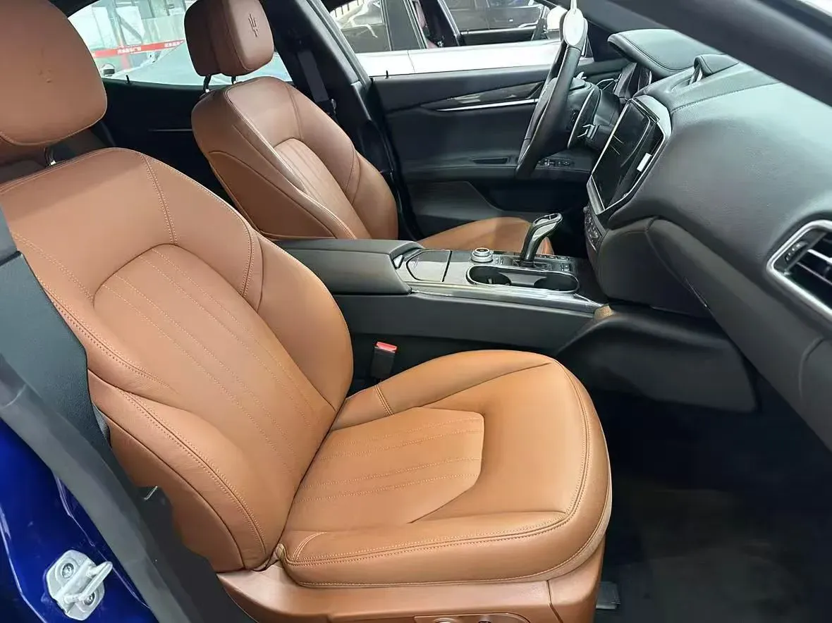 2022 Audi Q7 2.0T 245HP L4 8AT,autocango,china used car exporter,china ev exporter,chinese used car exporter,chinese used ev exporter