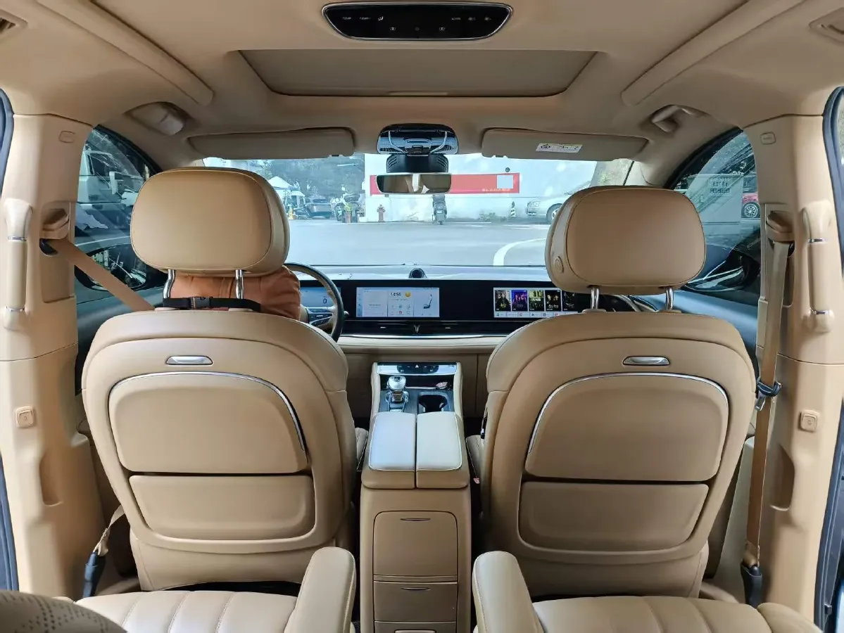 2022 Voyah Dream 1.5T 136HP L4 PHEV 25.57KWH,autocango,china used car exporter,china ev exporter,chinese used car exporter,chinese used ev exporter