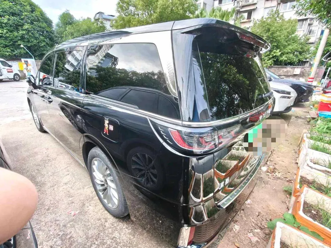 2022 Voyah Dream 1.5T 136HP L4 PHEV 25.57KWH,autocango,china used car exporter,china ev exporter,chinese used car exporter,chinese used ev exporter