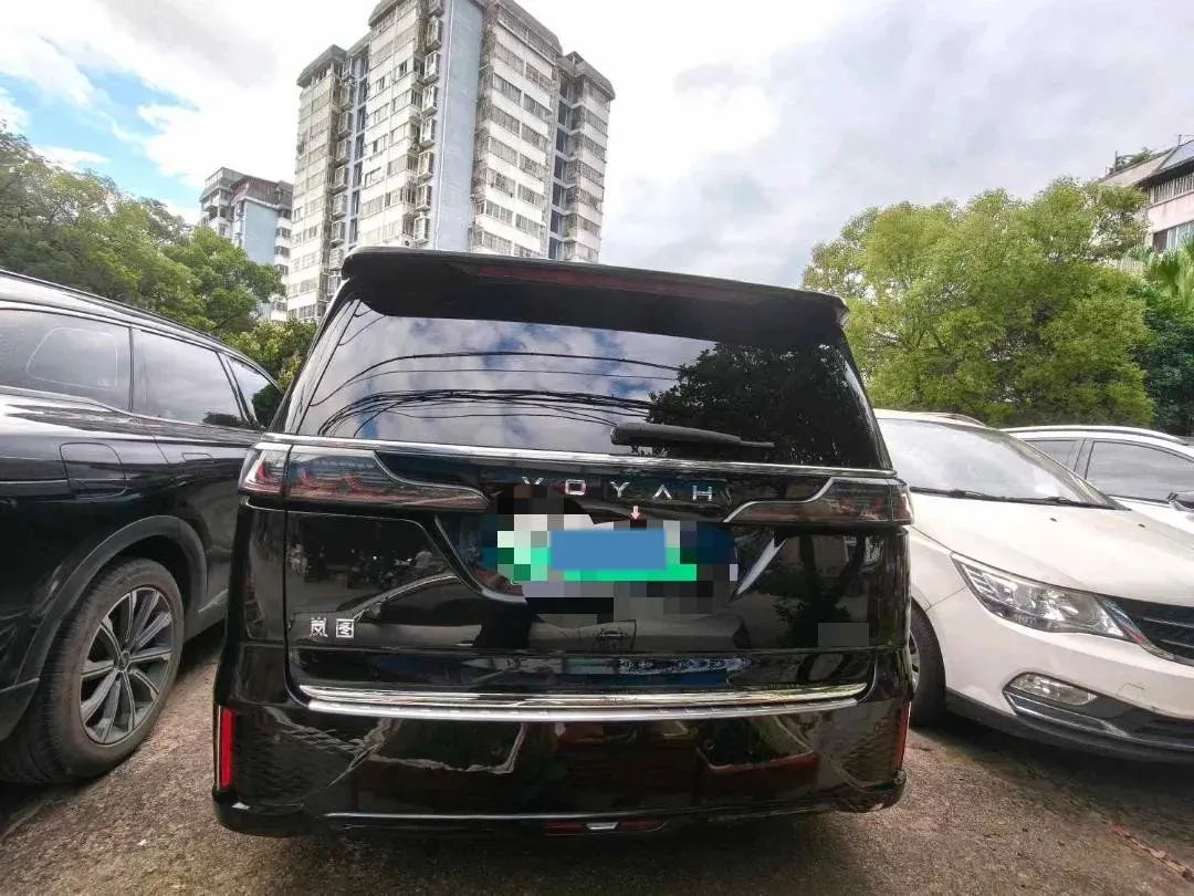 2022 Voyah Dream 1.5T 136HP L4 PHEV 25.57KWH,autocango,china used car exporter,china ev exporter,chinese used car exporter,chinese used ev exporter