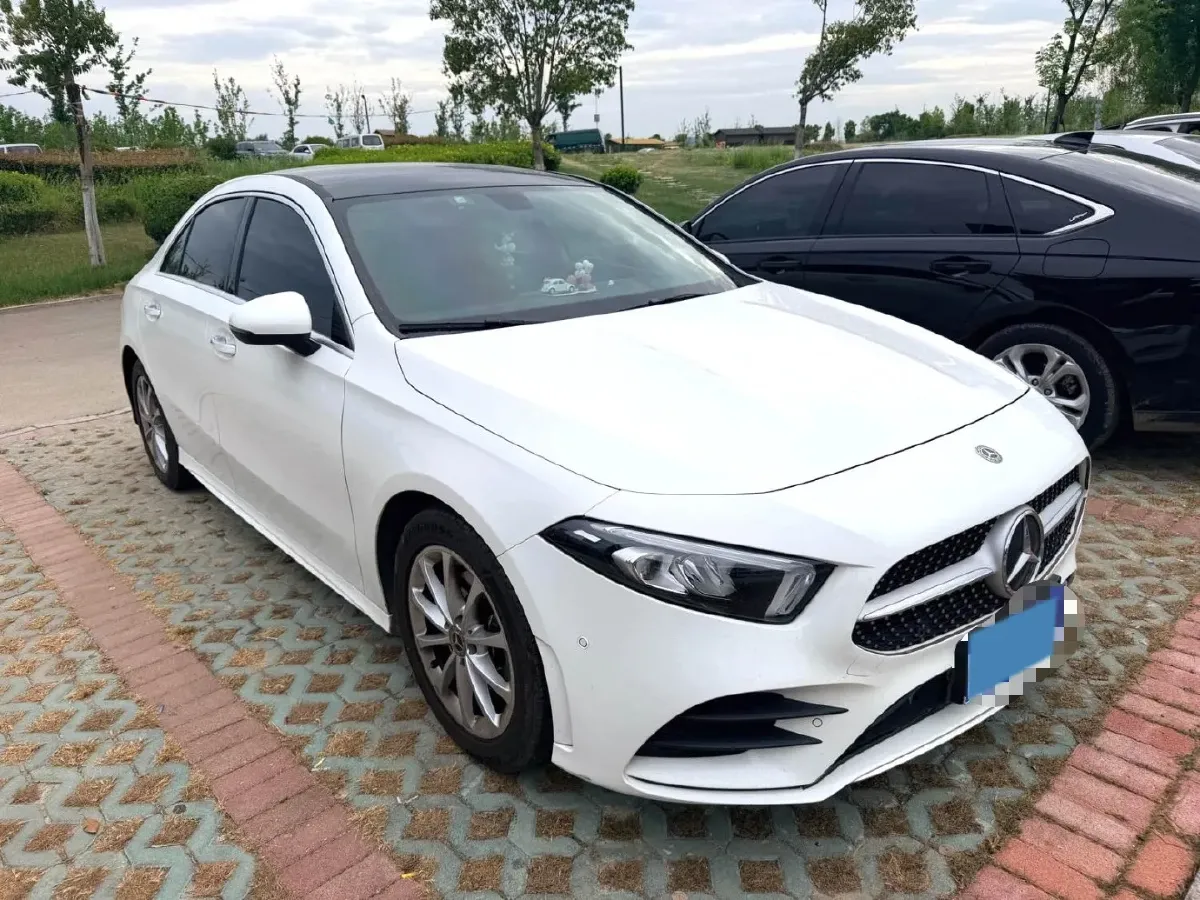 2020 Mercedes-Benz A Class 1.3T 163HP L4 7DCT,autocango,china used car exporter,china ev exporter,chinese used car exporter,chinese used ev exporter
