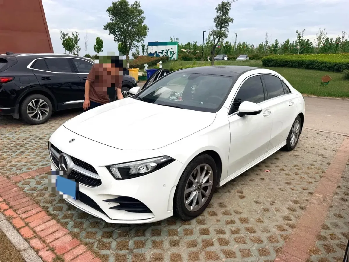 2020 Mercedes-Benz A Class 1.3T 163HP L4 7DCT,autocango,china used car exporter,china ev exporter,chinese used car exporter,chinese used ev exporter