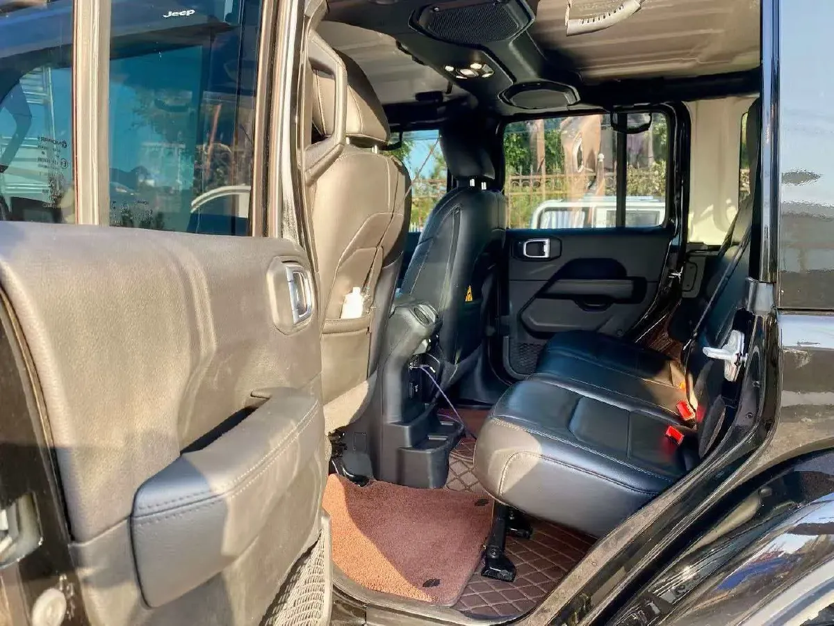 2021 Jeep Wrangler 2.0T 266HP L4 8AT,autocango,china used car exporter,china ev exporter,chinese used car exporter,chinese used ev exporter