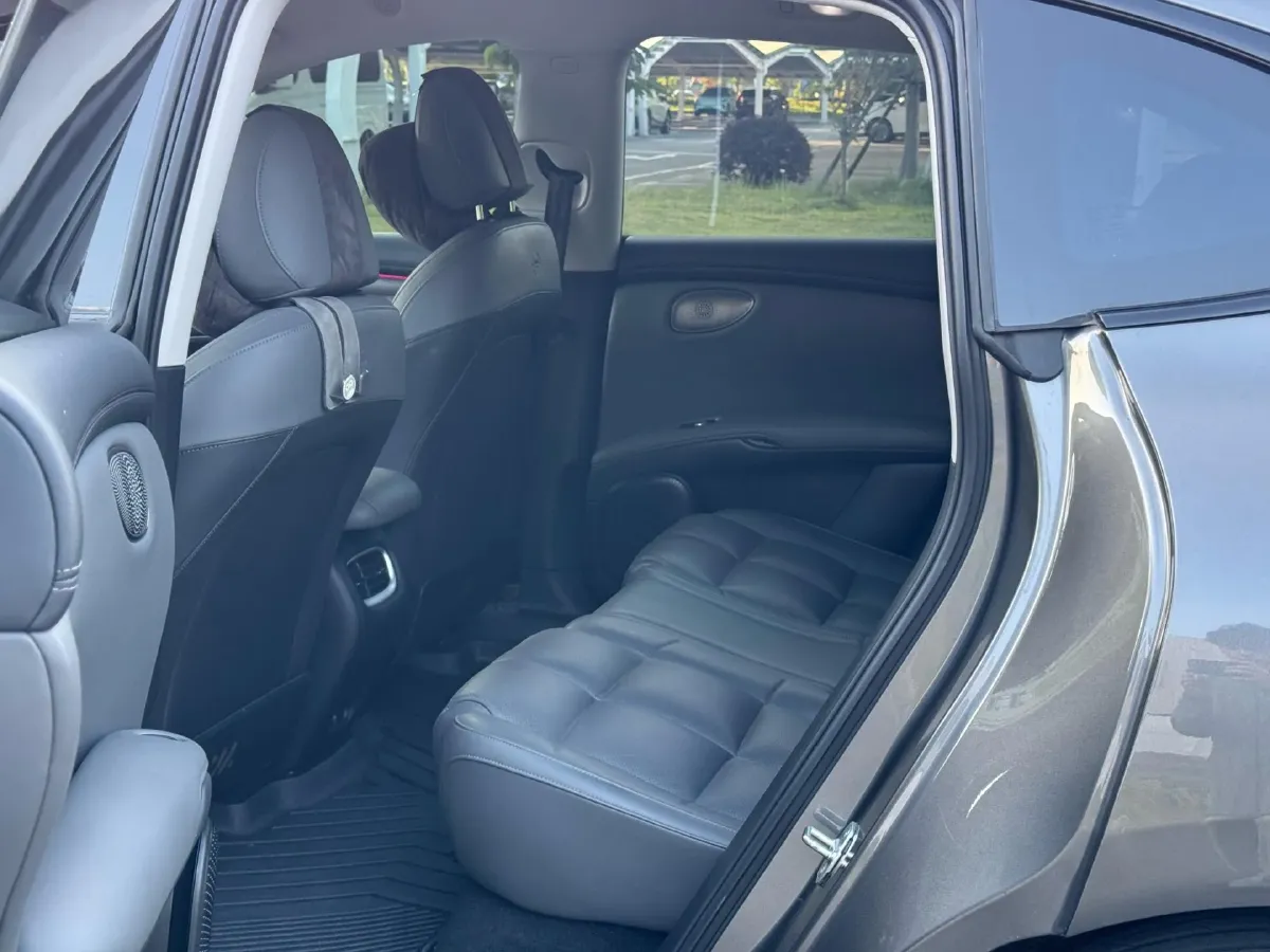 2025 IM LS6 BEV 75KWH,autocango,china used car exporter,china ev exporter,chinese used car exporter,chinese used ev exporter