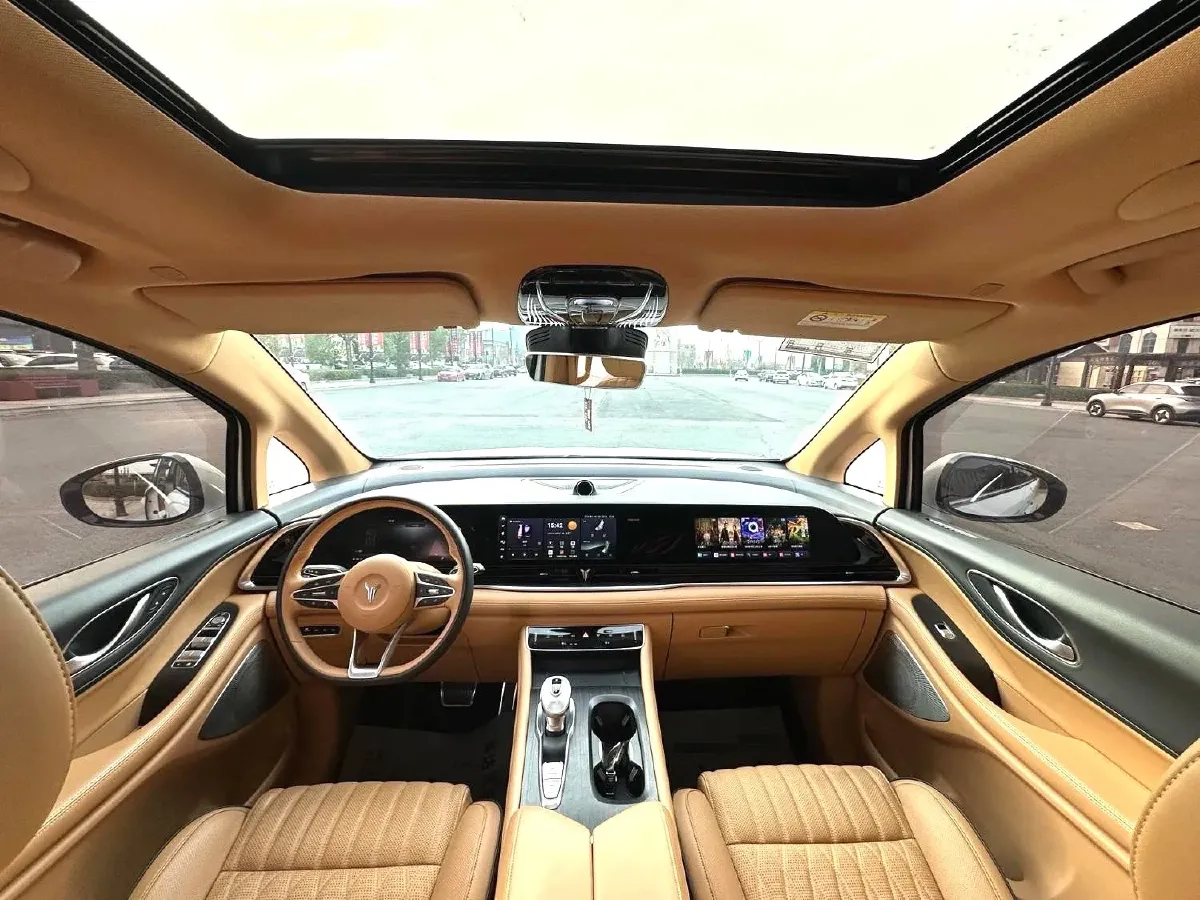 2022 Voyah Dream 1.5T 136HP L4 PHEV 25.57KWH,autocango,china used car exporter,china ev exporter,chinese used car exporter,chinese used ev exporter