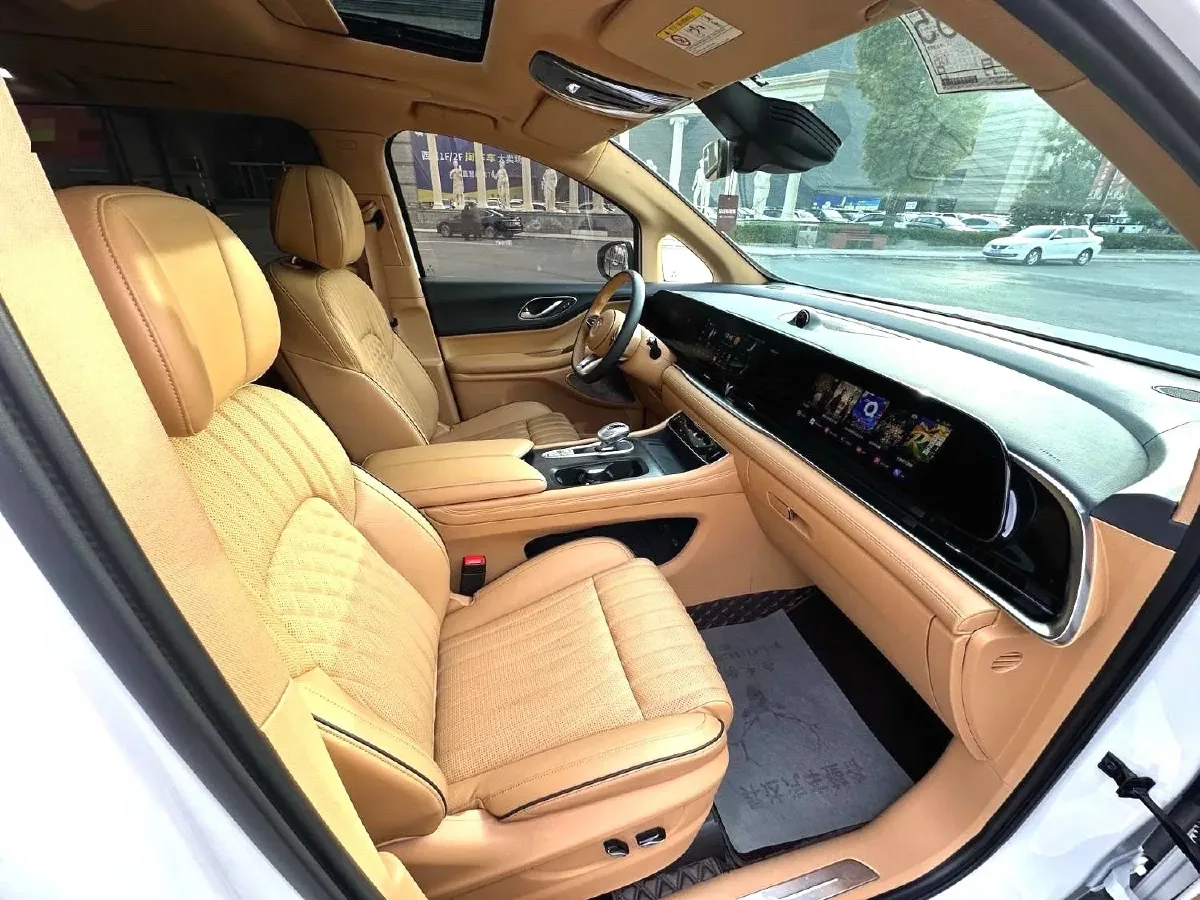 2022 Voyah Dream 1.5T 136HP L4 PHEV 25.57KWH,autocango,china used car exporter,china ev exporter,chinese used car exporter,chinese used ev exporter