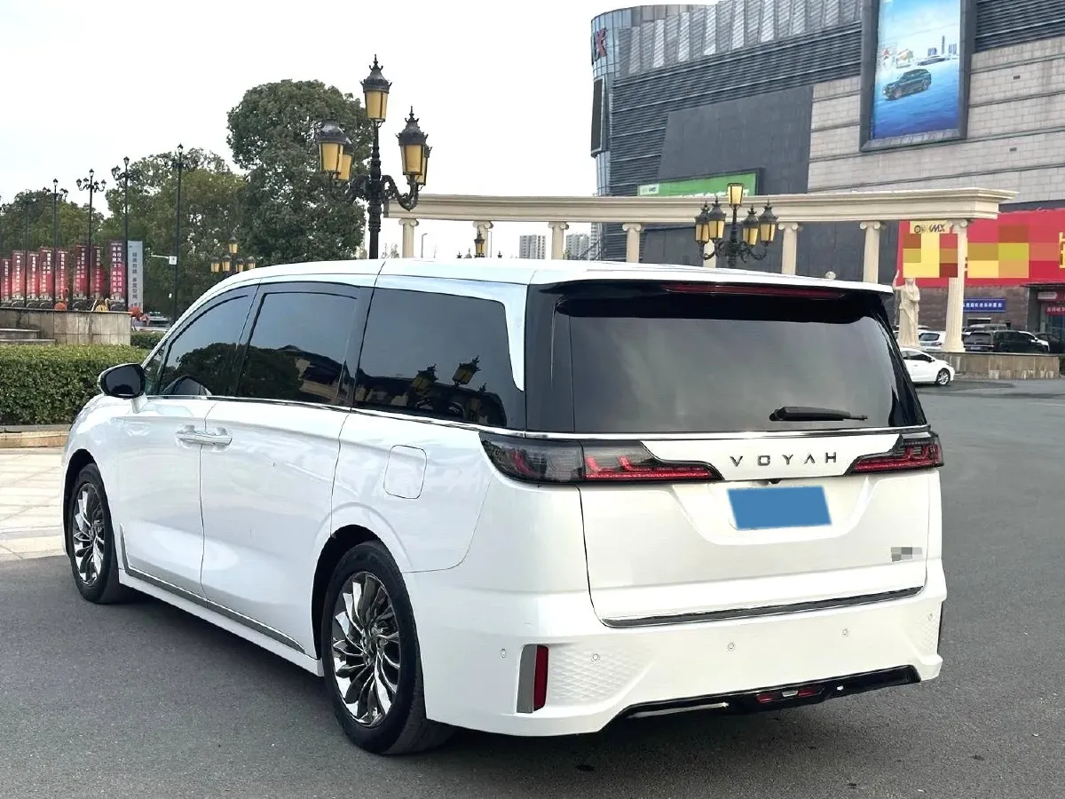 2022 Voyah Dream 1.5T 136HP L4 PHEV 25.57KWH,autocango,china used car exporter,china ev exporter,chinese used car exporter,chinese used ev exporter