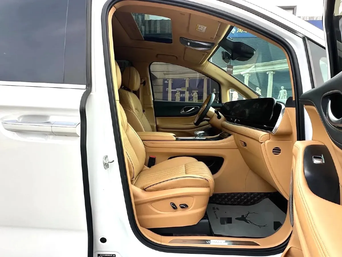 2022 Voyah Dream 1.5T 136HP L4 PHEV 25.57KWH,autocango,china used car exporter,china ev exporter,chinese used car exporter,chinese used ev exporter