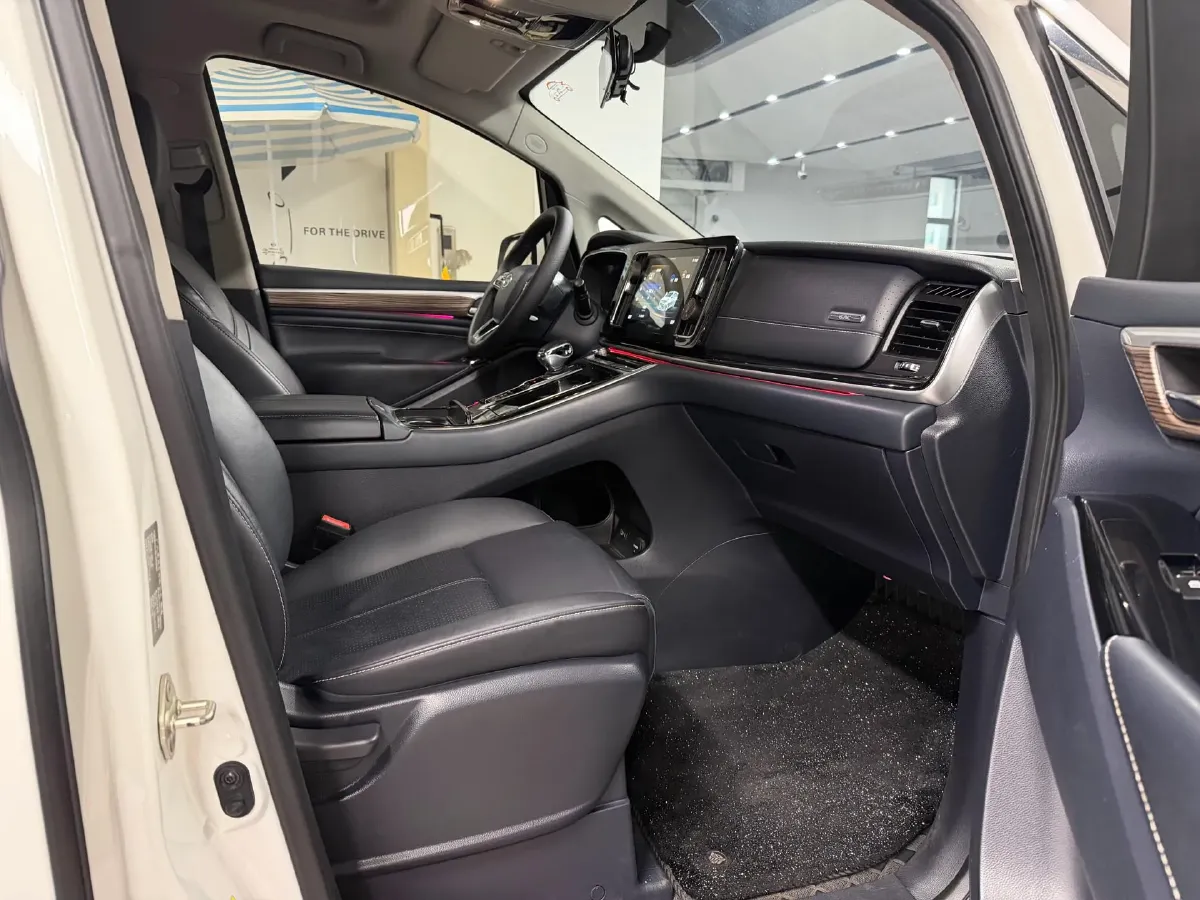 2021 GAC Trumpchi M8 2.0T 252HP L4 8AT,autocango,china used car exporter,china ev exporter,chinese used car exporter,chinese used ev exporter