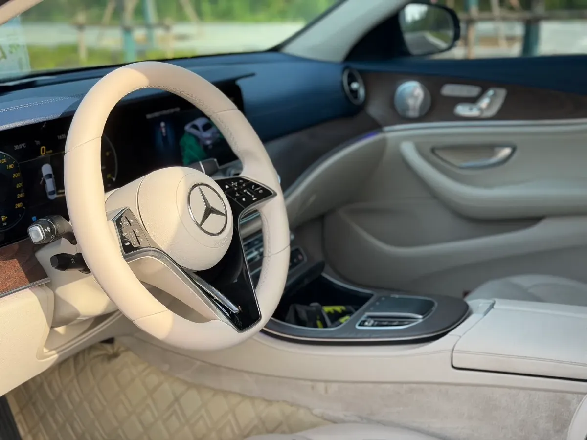 2021 Mercedes-Benz E Class 2.0T 258HP L4 9AT,autocango,china used car exporter,china ev exporter,chinese used car exporter,chinese used ev exporter