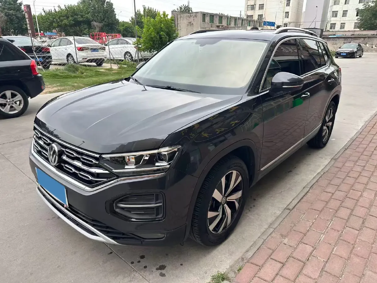 2019 Jeep Cherokee 2.0T 234HP L4 9AT,autocango,china used car exporter,china ev exporter,chinese used car exporter,chinese used ev exporter