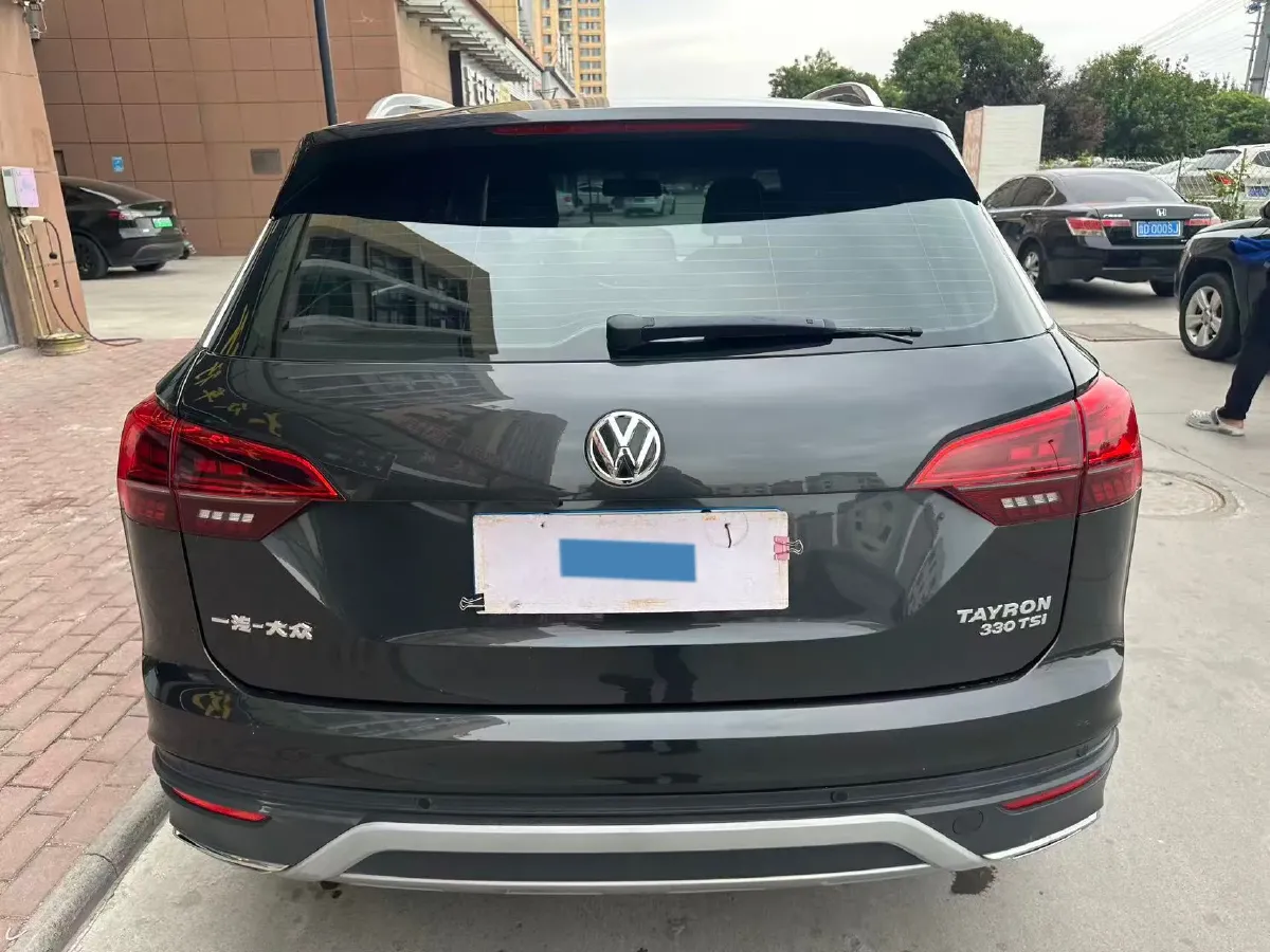 2019 Jeep Cherokee 2.0T 234HP L4 9AT,autocango,china used car exporter,china ev exporter,chinese used car exporter,chinese used ev exporter