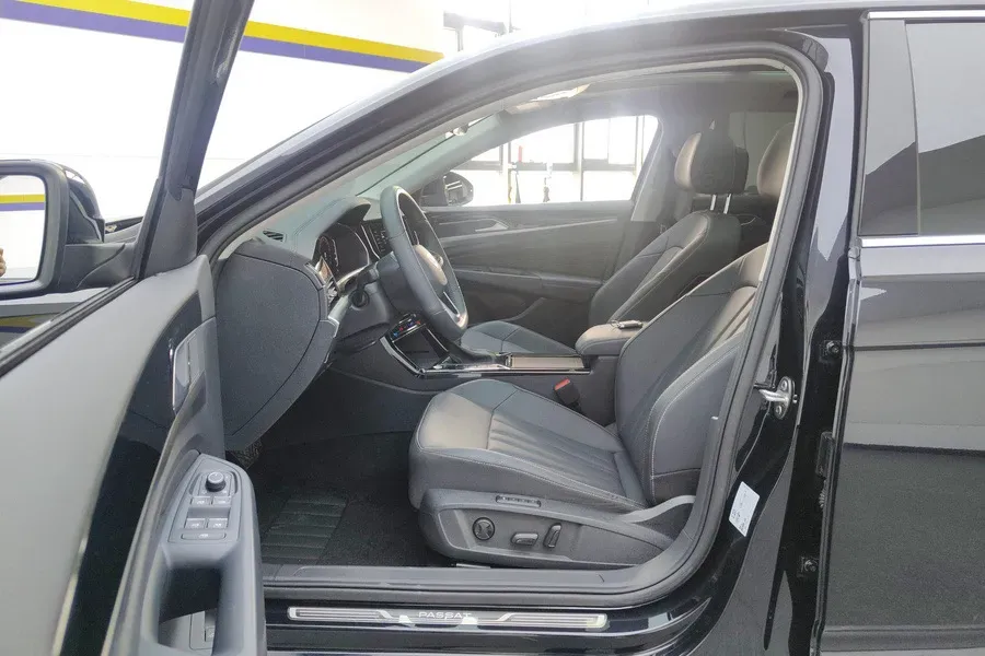 2025 Volkswagen Passat 2.0T 186HP L4 7DCT,autocango,china used car exporter,china ev exporter,chinese used car exporter,chinese used ev exporter