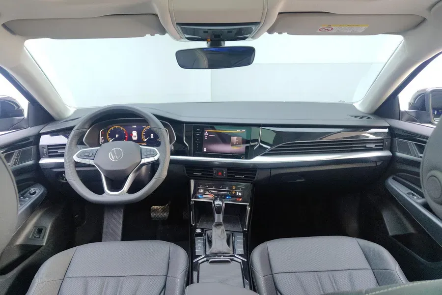 2025 Volkswagen Passat 2.0T 186HP L4 7DCT,autocango,china used car exporter,china ev exporter,chinese used car exporter,chinese used ev exporter