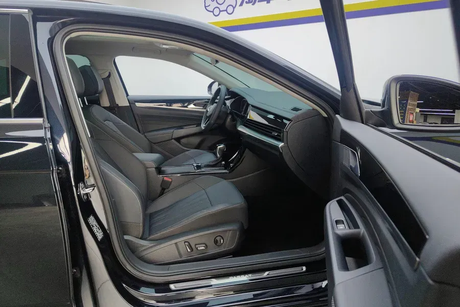 2025 Volkswagen Passat 2.0T 186HP L4 7DCT,autocango,china used car exporter,china ev exporter,chinese used car exporter,chinese used ev exporter