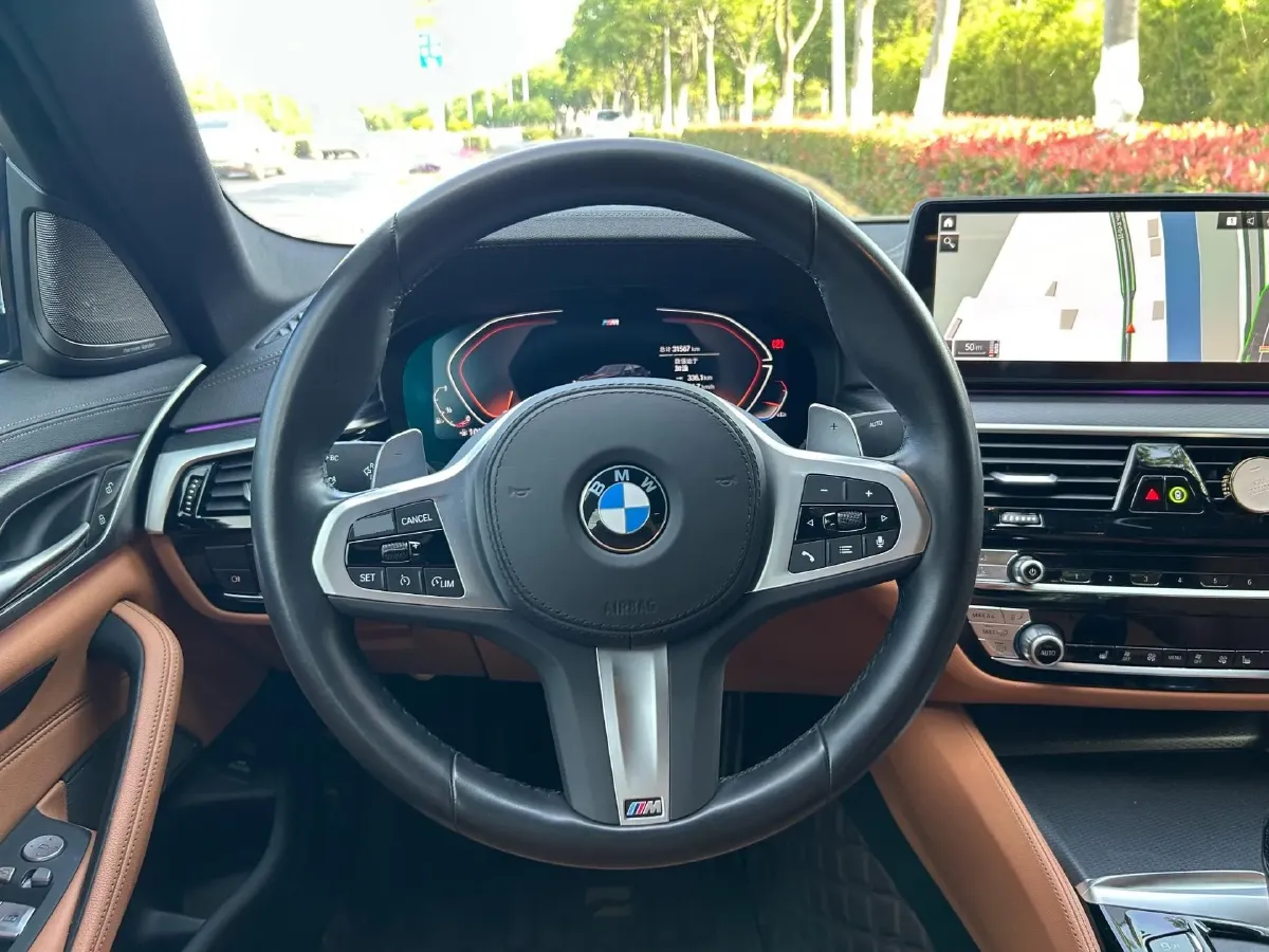 2022 BMW 5 Series 2.0T 252HP L4 8AT,autocango,china used car exporter,china ev exporter,chinese used car exporter,chinese used ev exporter