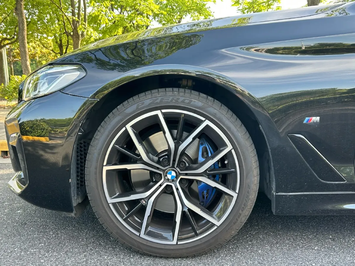 2022 BMW 5 Series 2.0T 252HP L4 8AT,autocango,china used car exporter,china ev exporter,chinese used car exporter,chinese used ev exporter