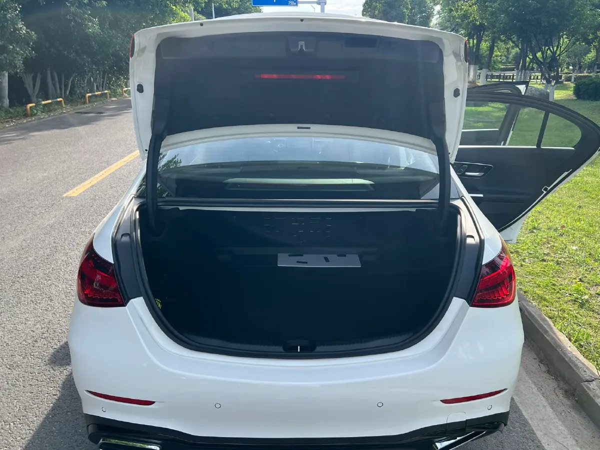 2025 Mercedes-Benz C Class 1.5T 204HP L4 9AT,autocango,china used car exporter,china ev exporter,chinese used car exporter,chinese used ev exporter