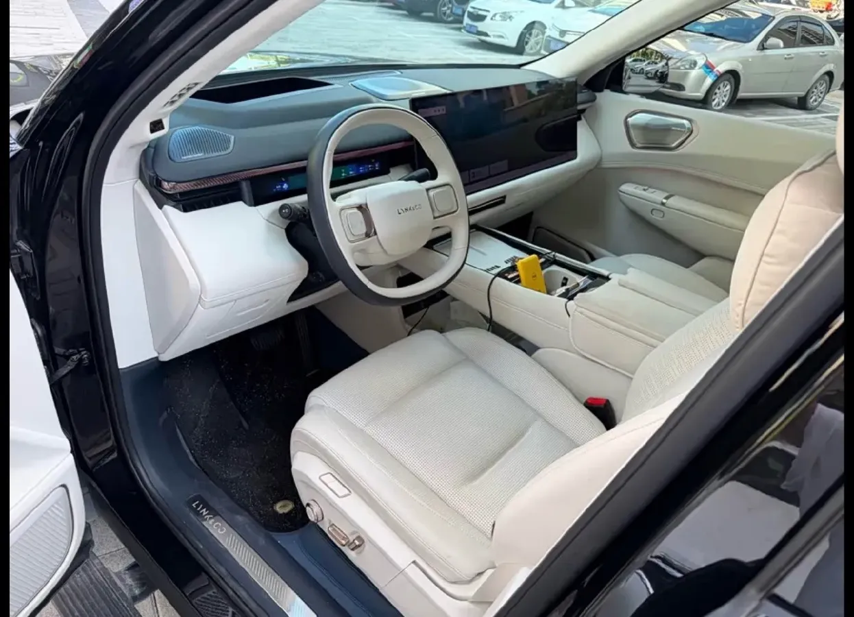 2025 LYNK&CO 900 1.5T 190HP L4 3DHT PHEV 43.3KWH,autocango,china used car exporter,china ev exporter,chinese used car exporter,chinese used ev exporter