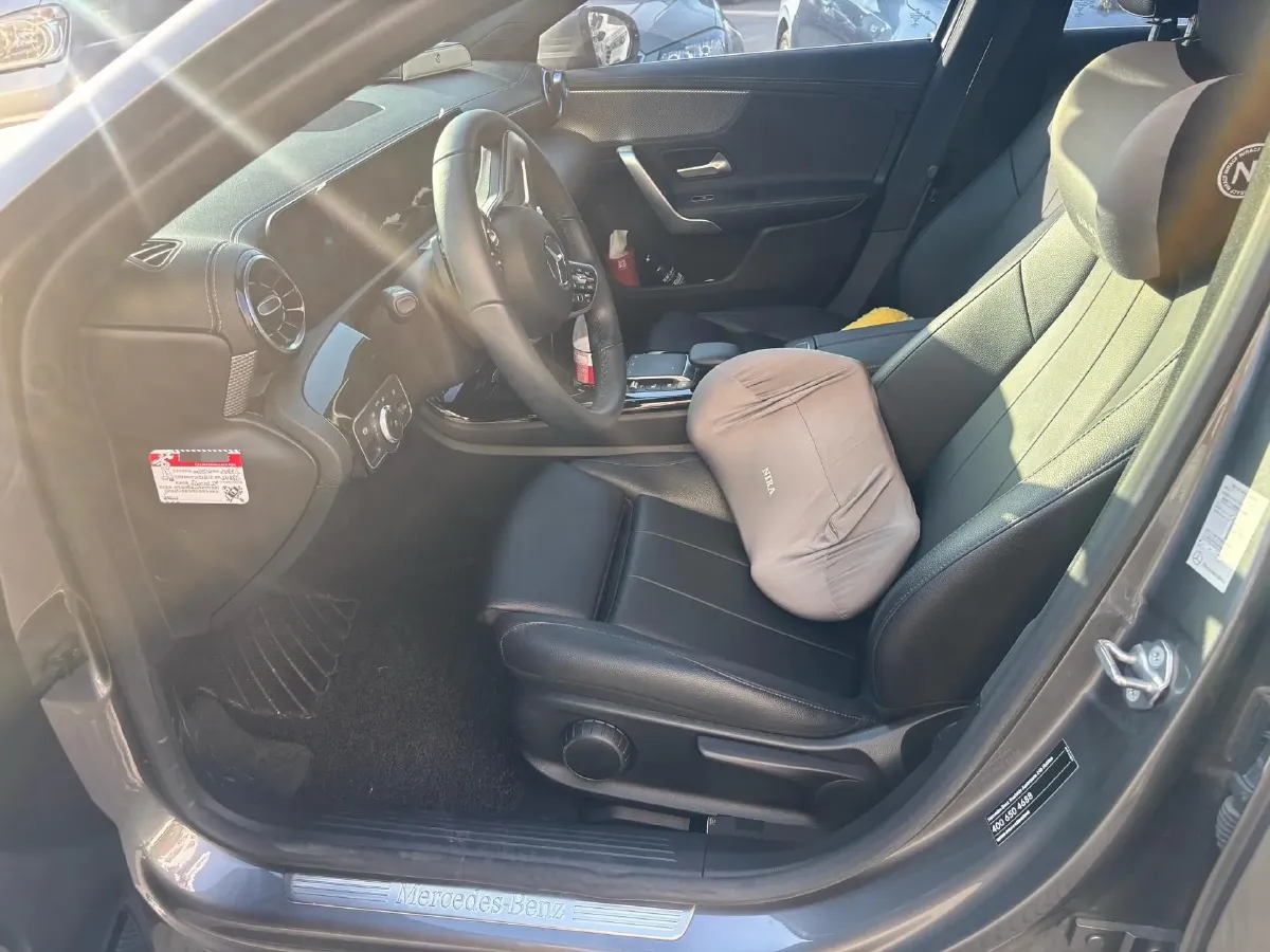 2021 Mercedes-Benz A Class 1.3T 136HP L4 7DCT,autocango,china used car exporter,china ev exporter,chinese used car exporter,chinese used ev exporter