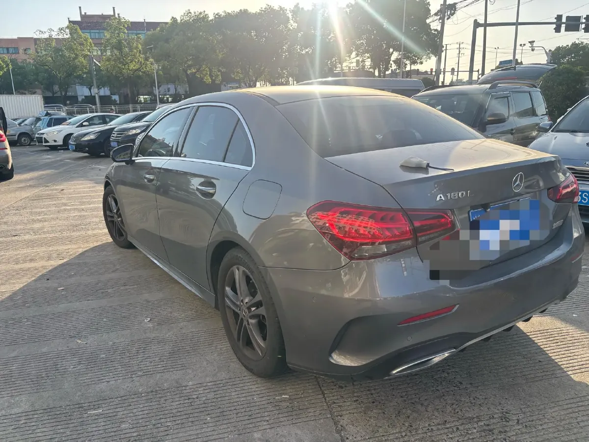 2021 Mercedes-Benz A Class 1.3T 136HP L4 7DCT,autocango,china used car exporter,china ev exporter,chinese used car exporter,chinese used ev exporter