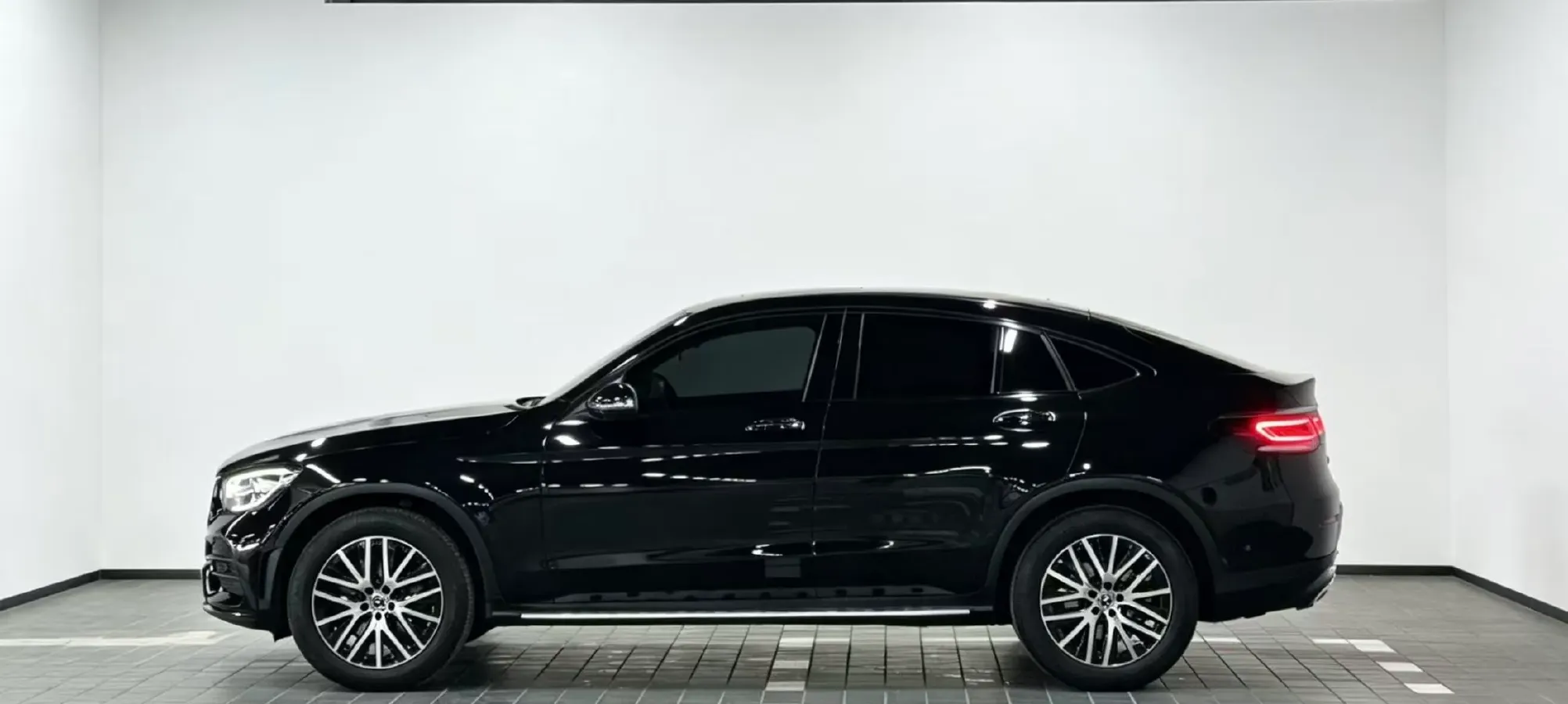 2021 Mercedes-Benz GLC Coupe 2.0T 258HP L4 9AT,autocango,china used car exporter,china ev exporter,chinese used car exporter,chinese used ev exporter