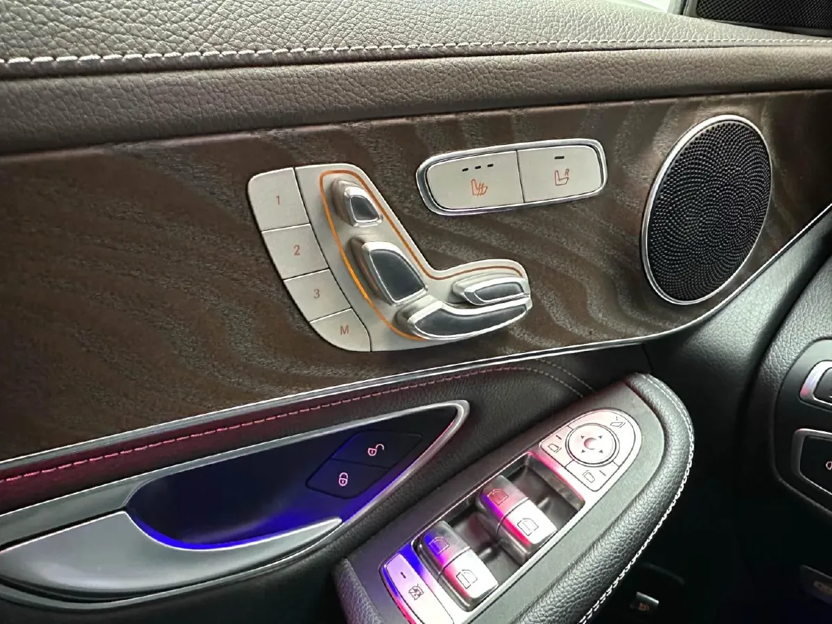 2020 Mercedes-Benz GLC Class 2.0T 258HP L4 9AT,autocango,china used car exporter,china ev exporter,chinese used car exporter,chinese used ev exporter