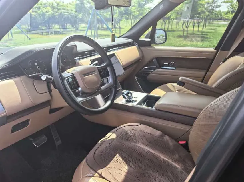 2024 Land Rover Range Rover 3.0T 400HP L6 8AT,autocango,china used car exporter,china ev exporter,chinese used car exporter,chinese used ev exporter
