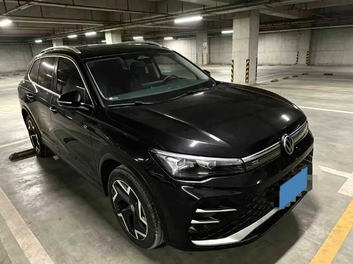 2024 Volkswagen Tiguan L 2.0T 186HP L4 7DCT,autocango,china used car exporter,china ev exporter,chinese used car exporter,chinese used ev exporter