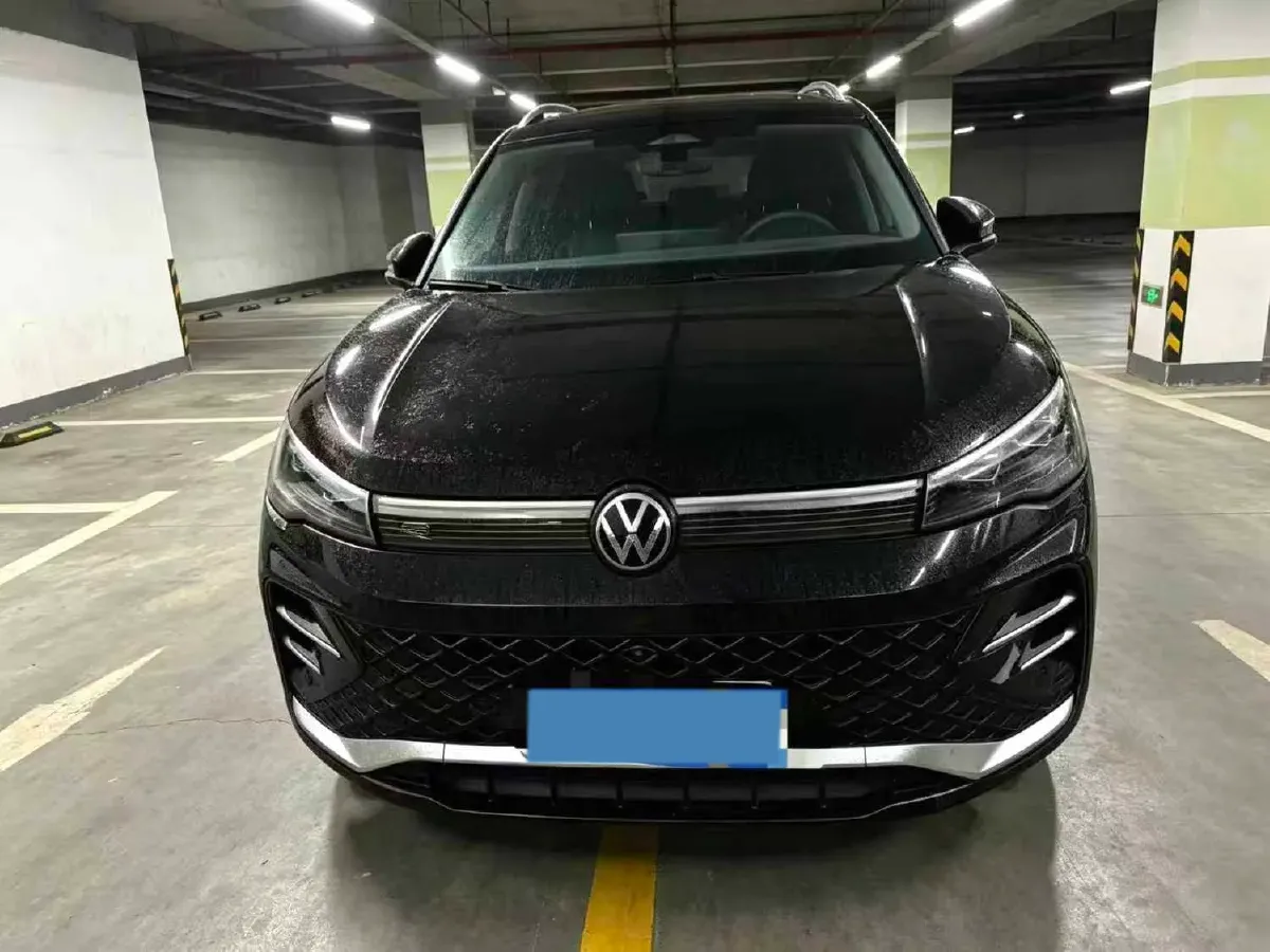 2024 Volkswagen Tiguan L 2.0T 186HP L4 7DCT,autocango,china used car exporter,china ev exporter,chinese used car exporter,chinese used ev exporter