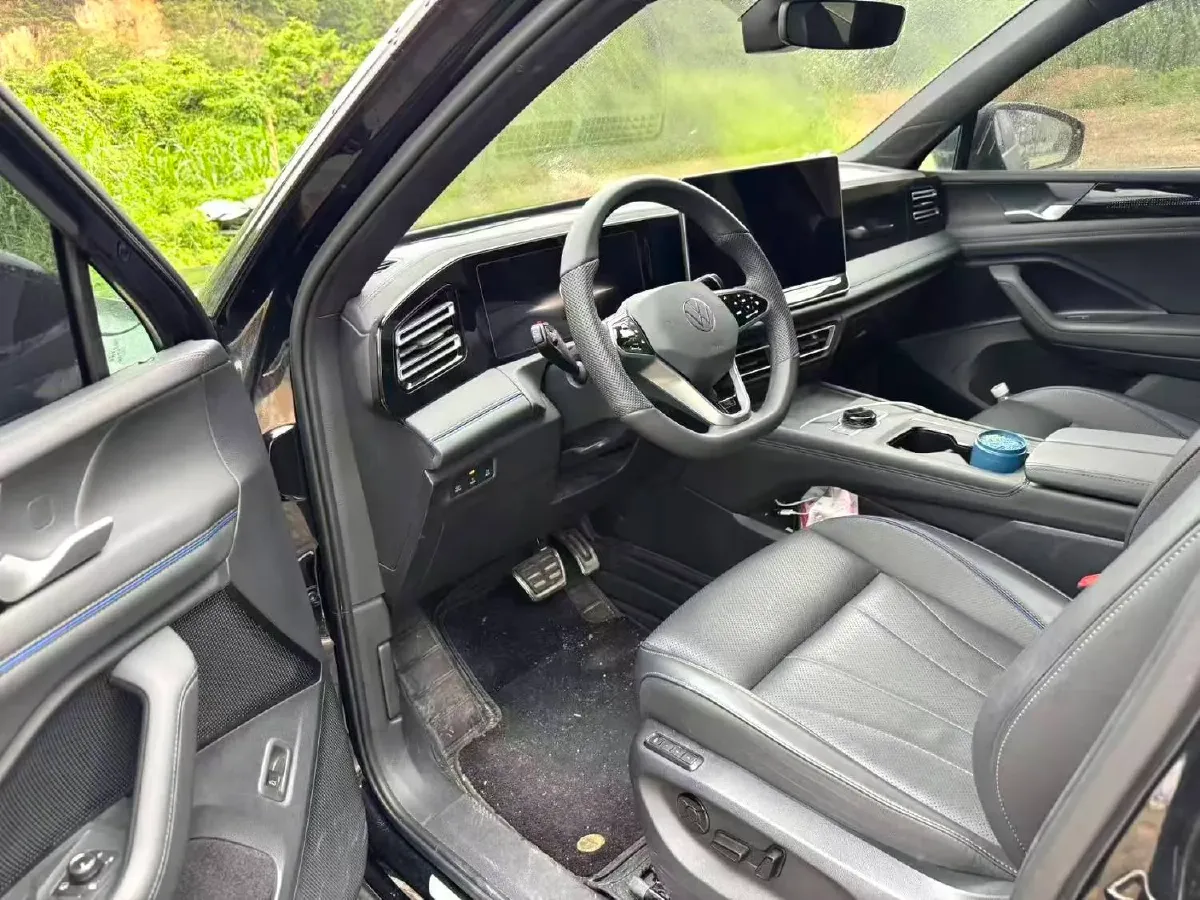 2024 Volkswagen Tiguan L 2.0T 186HP L4 7DCT,autocango,china used car exporter,china ev exporter,chinese used car exporter,chinese used ev exporter