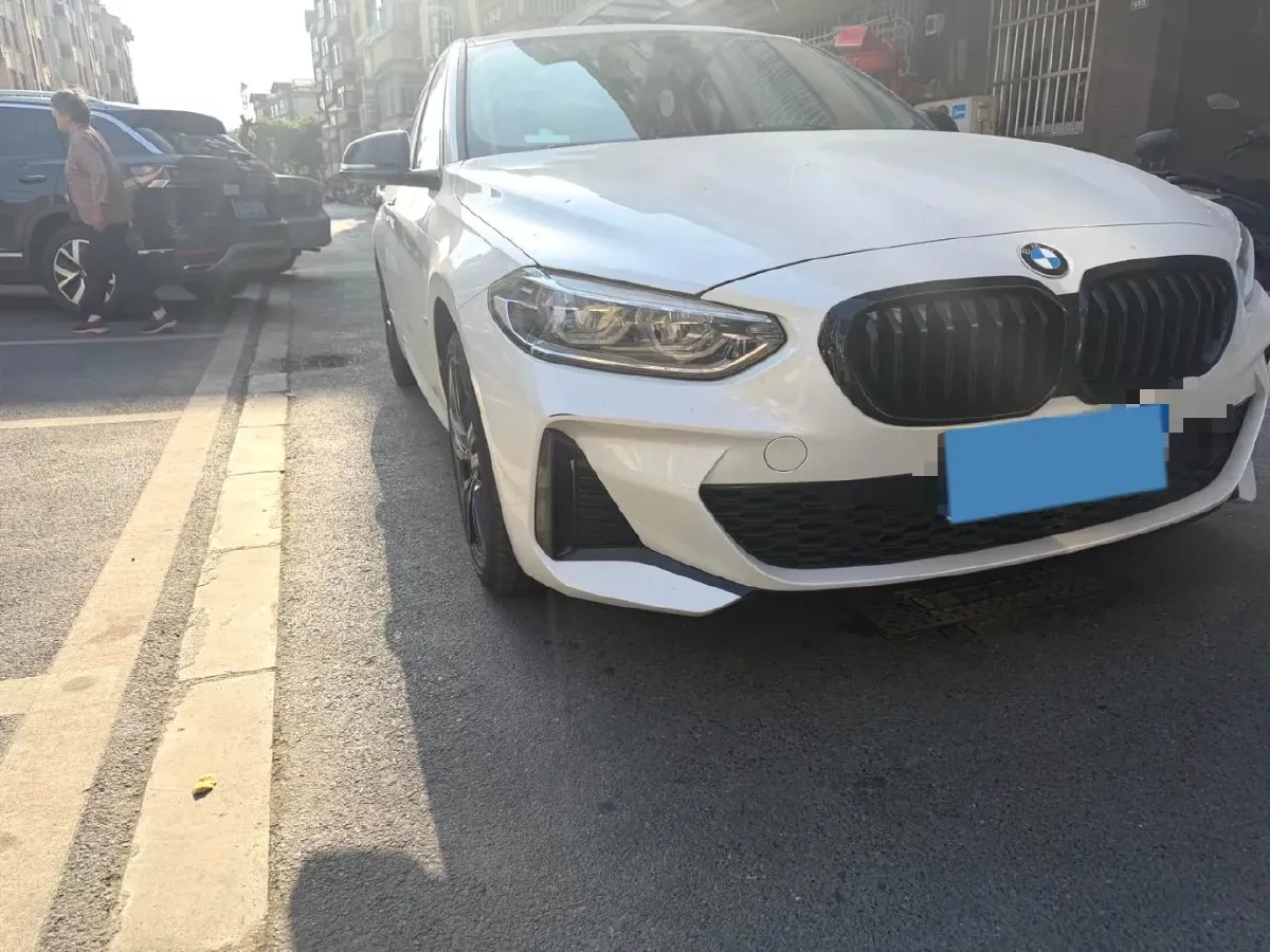 2021 BMW 1 Series 2.0T 192HP L4 7DCT,autocango,china used car exporter,china ev exporter,chinese used car exporter,chinese used ev exporter