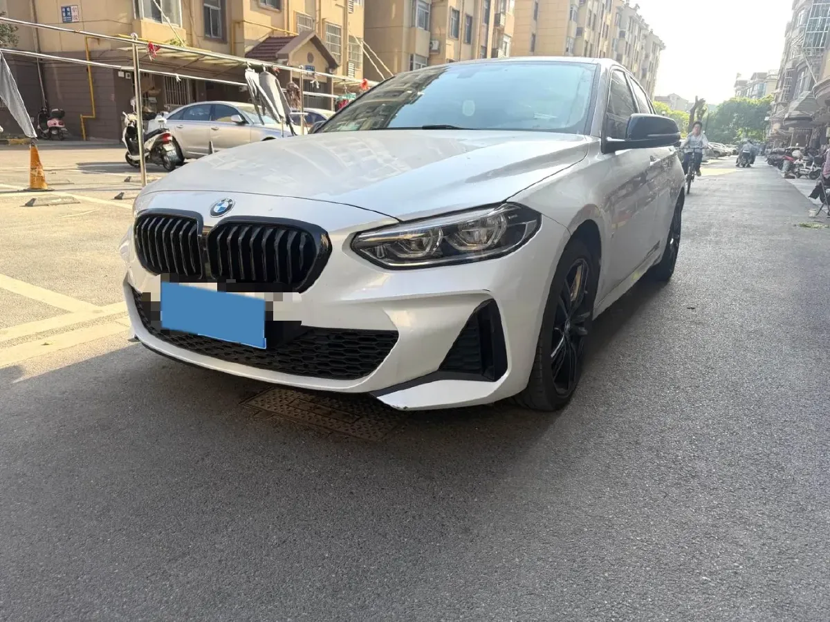 2021 BMW 1 Series 2.0T 192HP L4 7DCT,autocango,china used car exporter,china ev exporter,chinese used car exporter,chinese used ev exporter