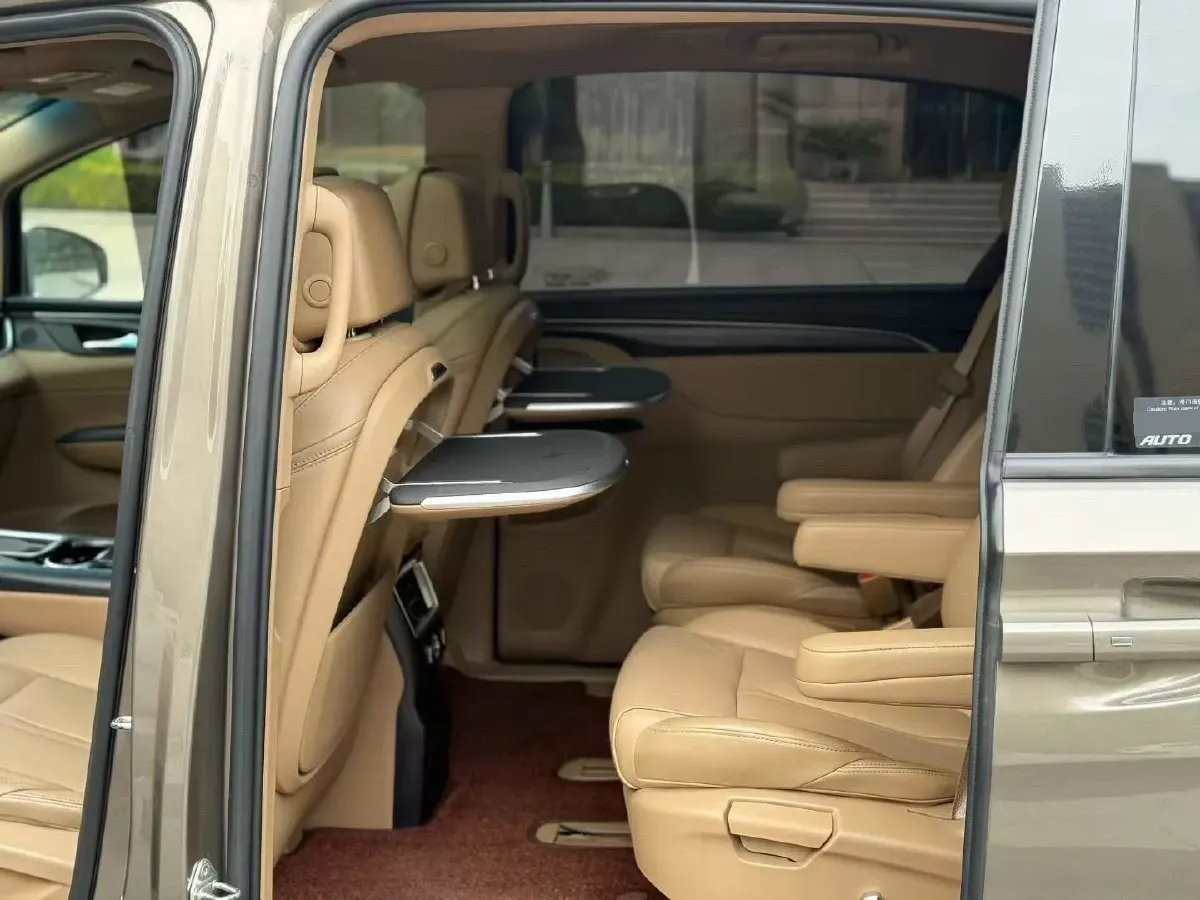 2020 Buick GL8 2.0T 237HP L4 9AT,autocango,china used car exporter,china ev exporter,chinese used car exporter,chinese used ev exporter