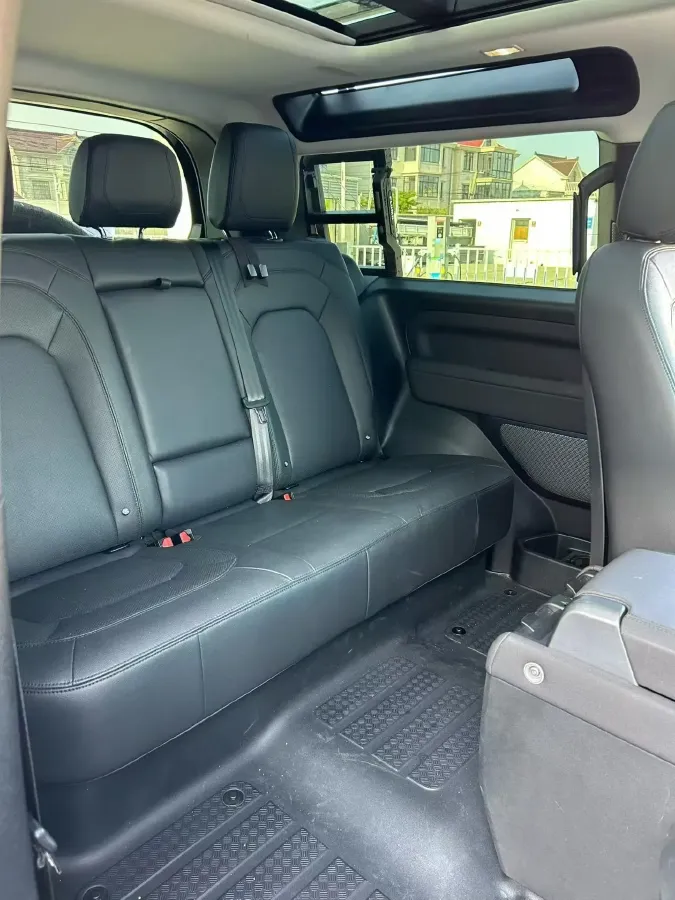 2022 Land Rover Defender 3.0T 400HP L6 8AT,autocango,china used car exporter,china ev exporter,chinese used car exporter,chinese used ev exporter